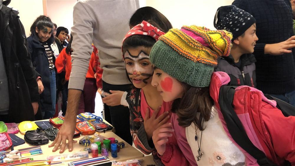 Doğu Ekspresi ile yardım dağıtmaya geldiler