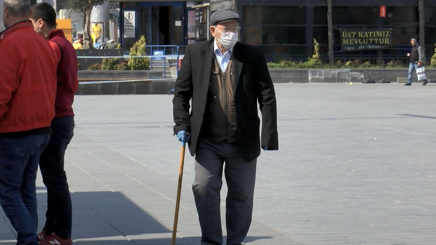 65 yaş üstü yasağına rağmen dışarı çıktılar