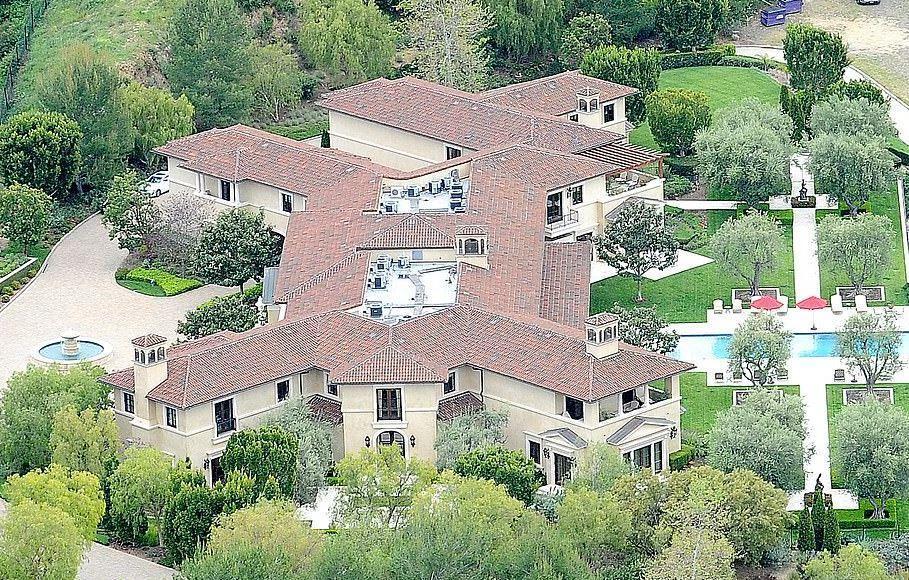 Prens Harry ve Meghan Markle’ın yaşadığı lüks malikane ilk kez görüntülendi