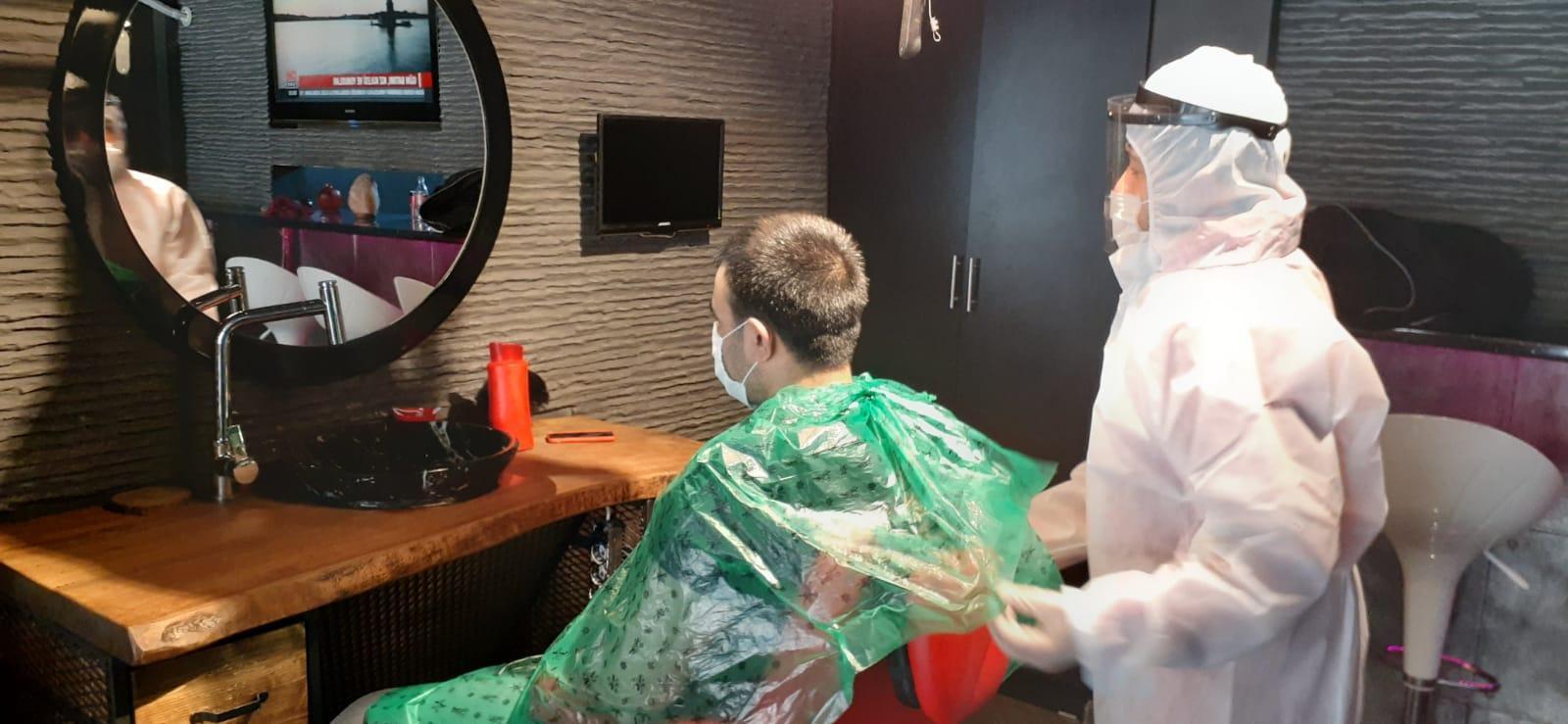 Berber ve kuaförler hizmete başladı