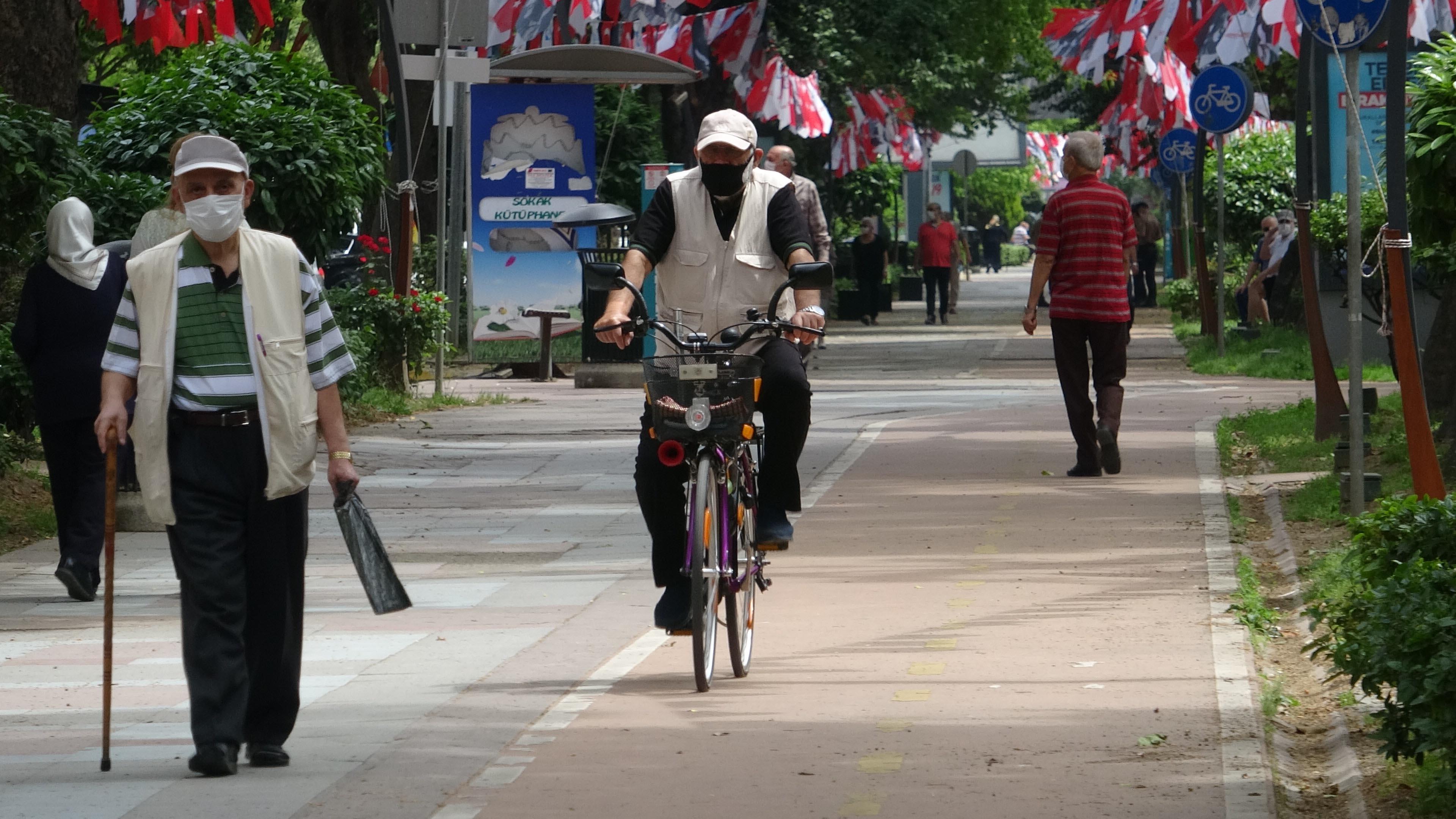 65 yaş ve üzeri sokağa çıktı