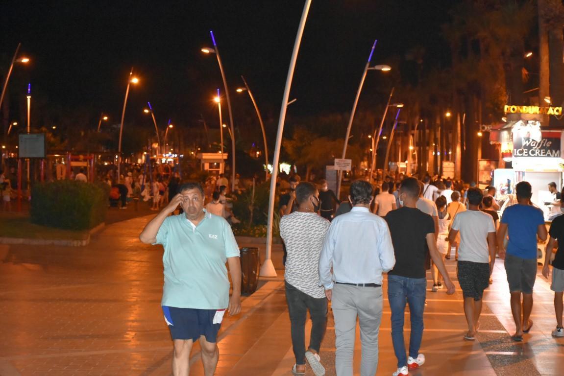 Muğlada 5.2 büyüklüğünde deprem İzmir ve çevre illerde de hissedildi