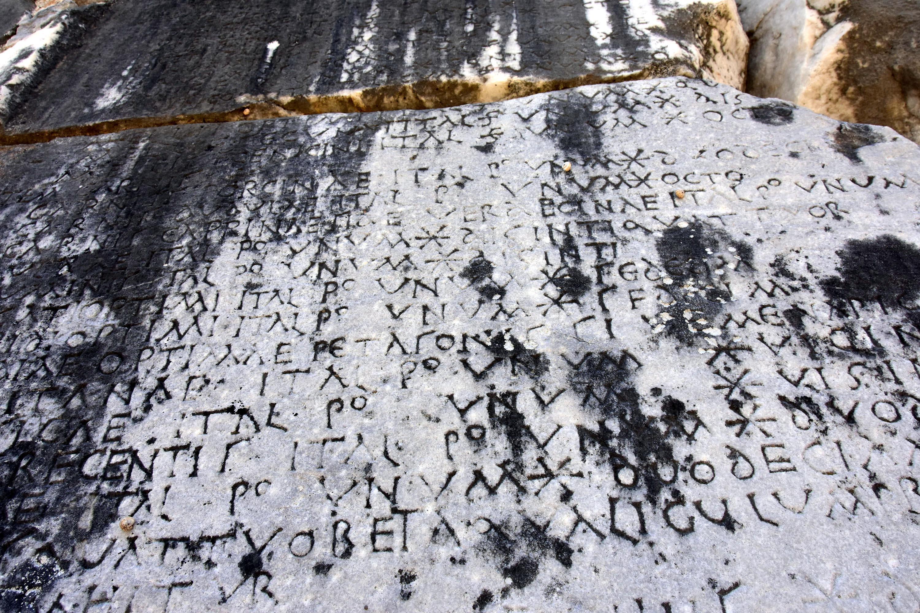 Antik kentte 1720 yıllık fiyat listesi