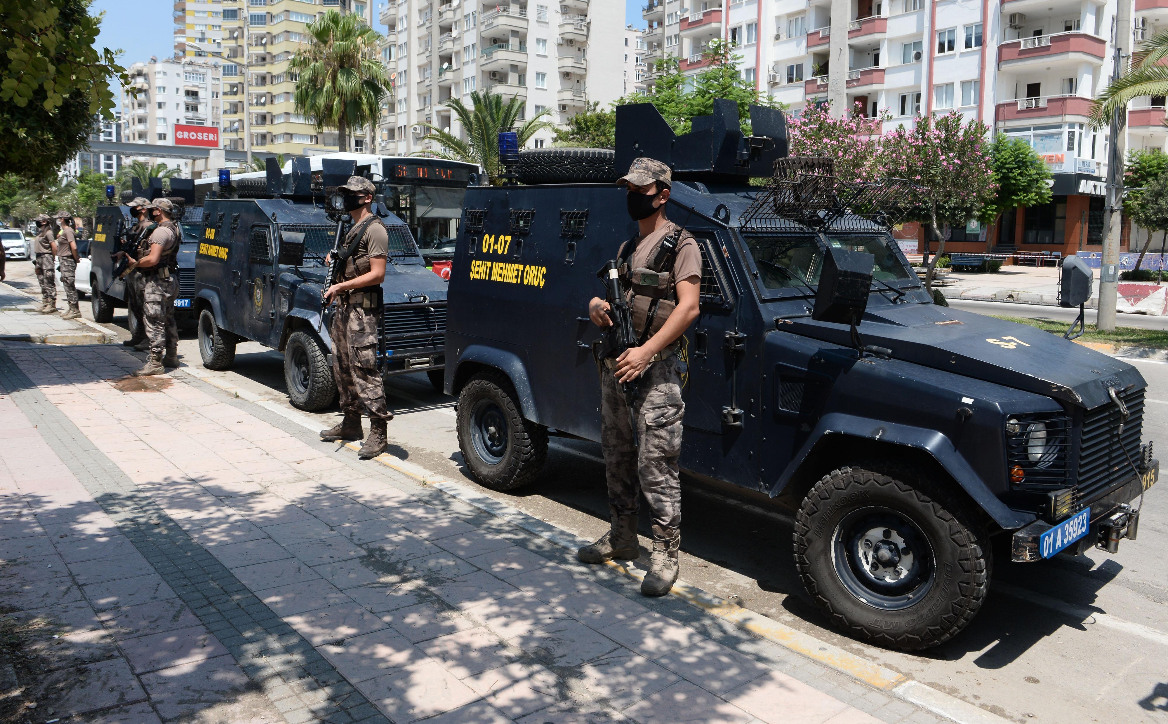15 Temmuz şehidi polislerin isimleri, zırhlı araçlarda yaşatılıyor