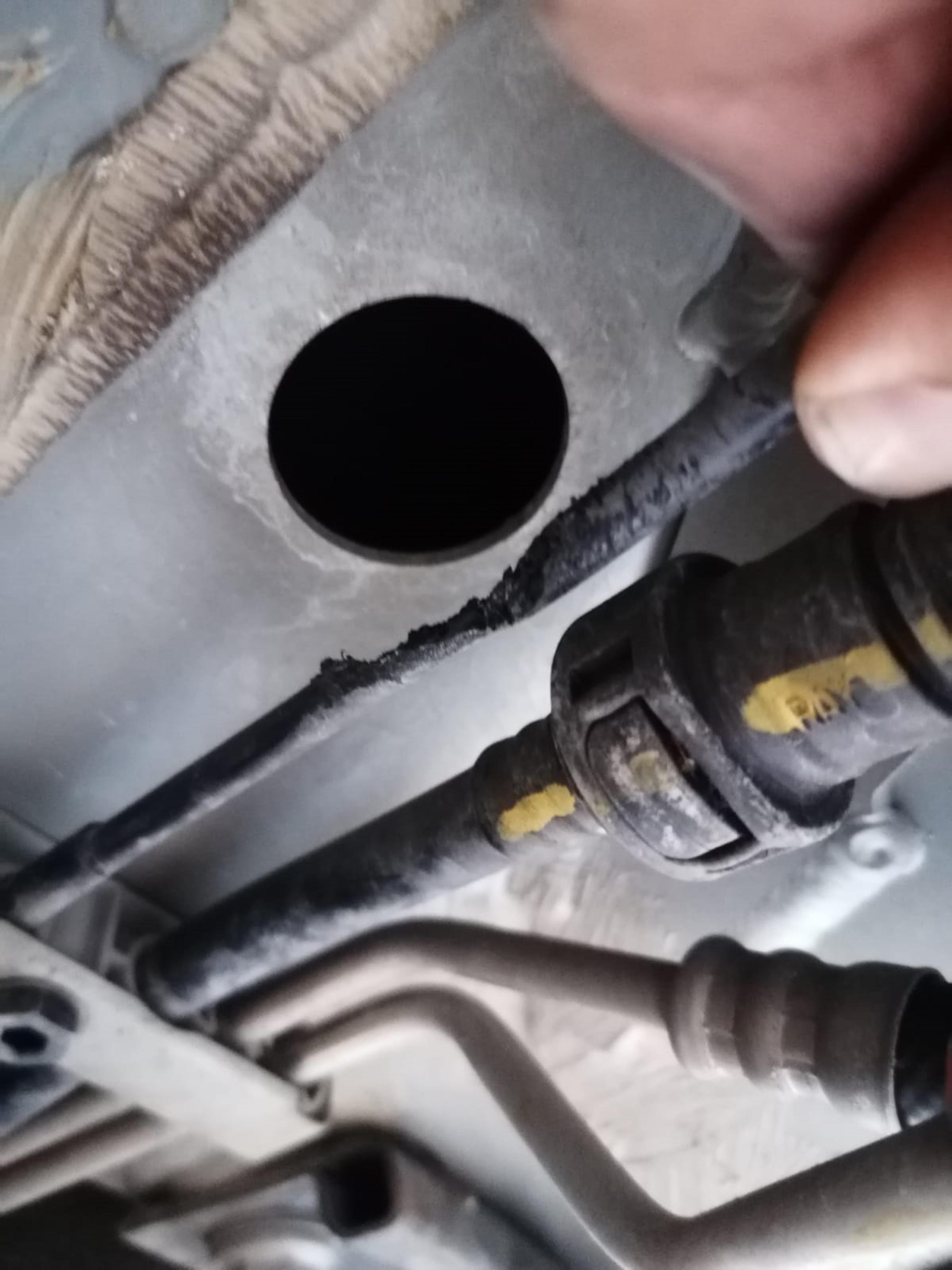 Ali Ağaoğlunun lüks otomobilinin kablolarını fareler kemirdi