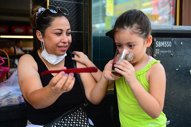 Adanalılar koronavirüse karşı acılı şalgam içiyor