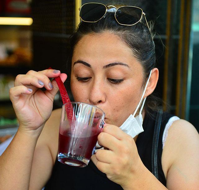 Adanalılar koronavirüse karşı acılı şalgam içiyor