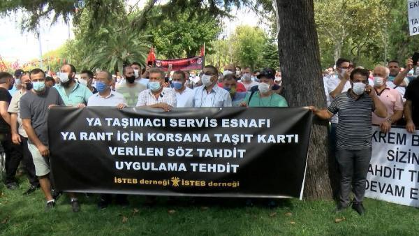 İBB önünde servisçilerden protesto
