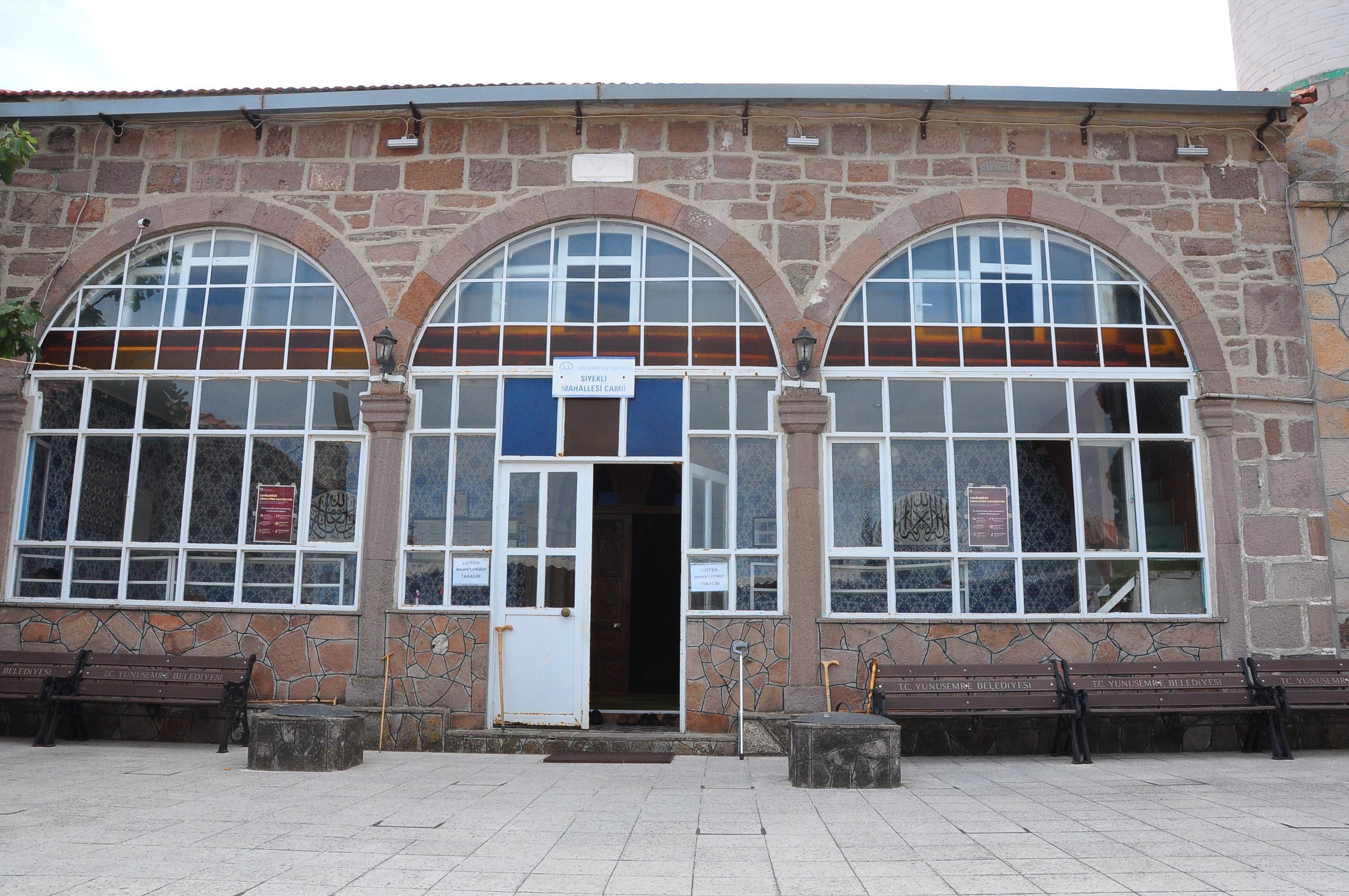 Antik kentin taşları ile cami ve 3 köprü yapılmış