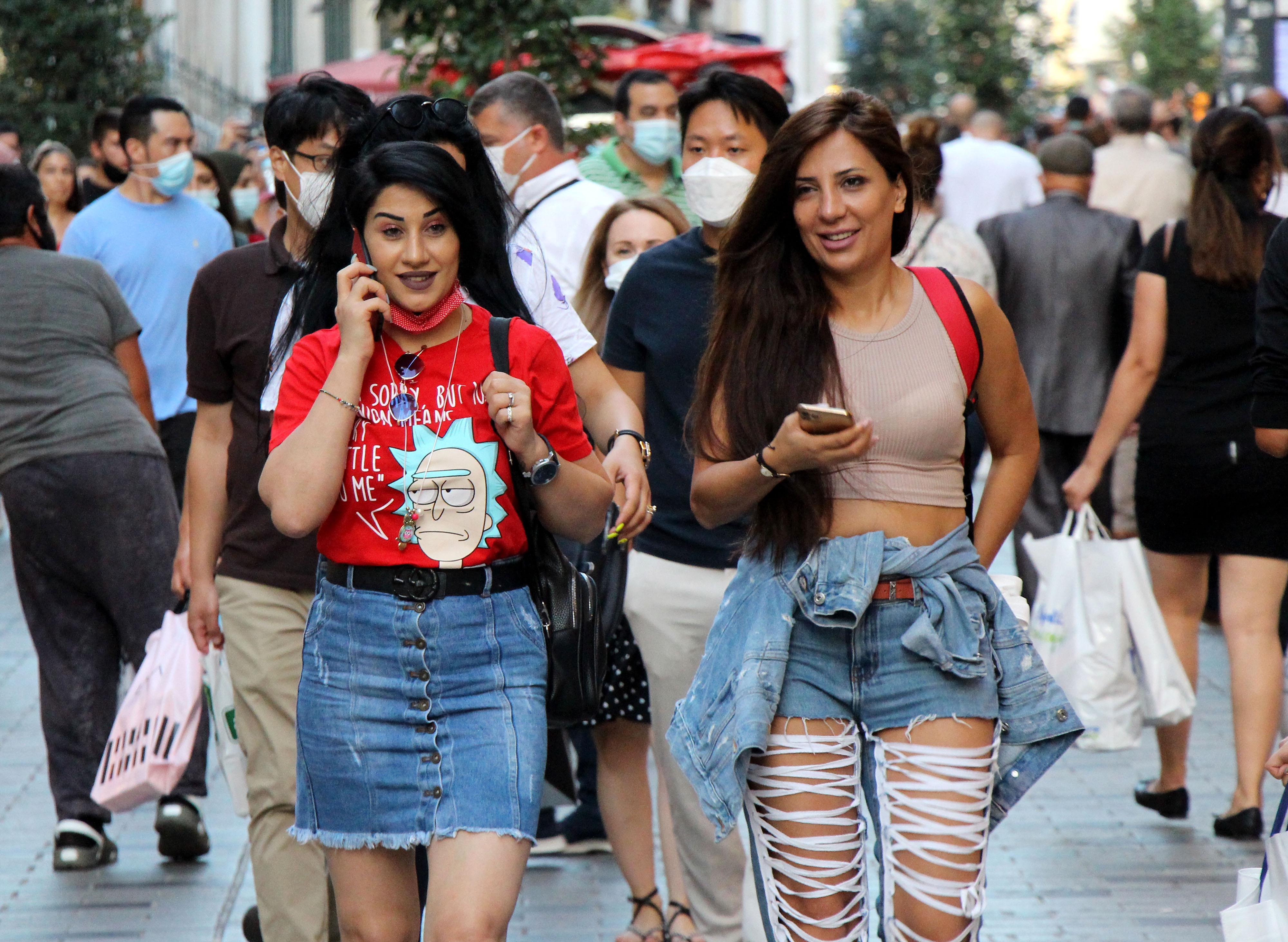 İstiklal Caddesinde bu akşam adım atacak yer kalmadı