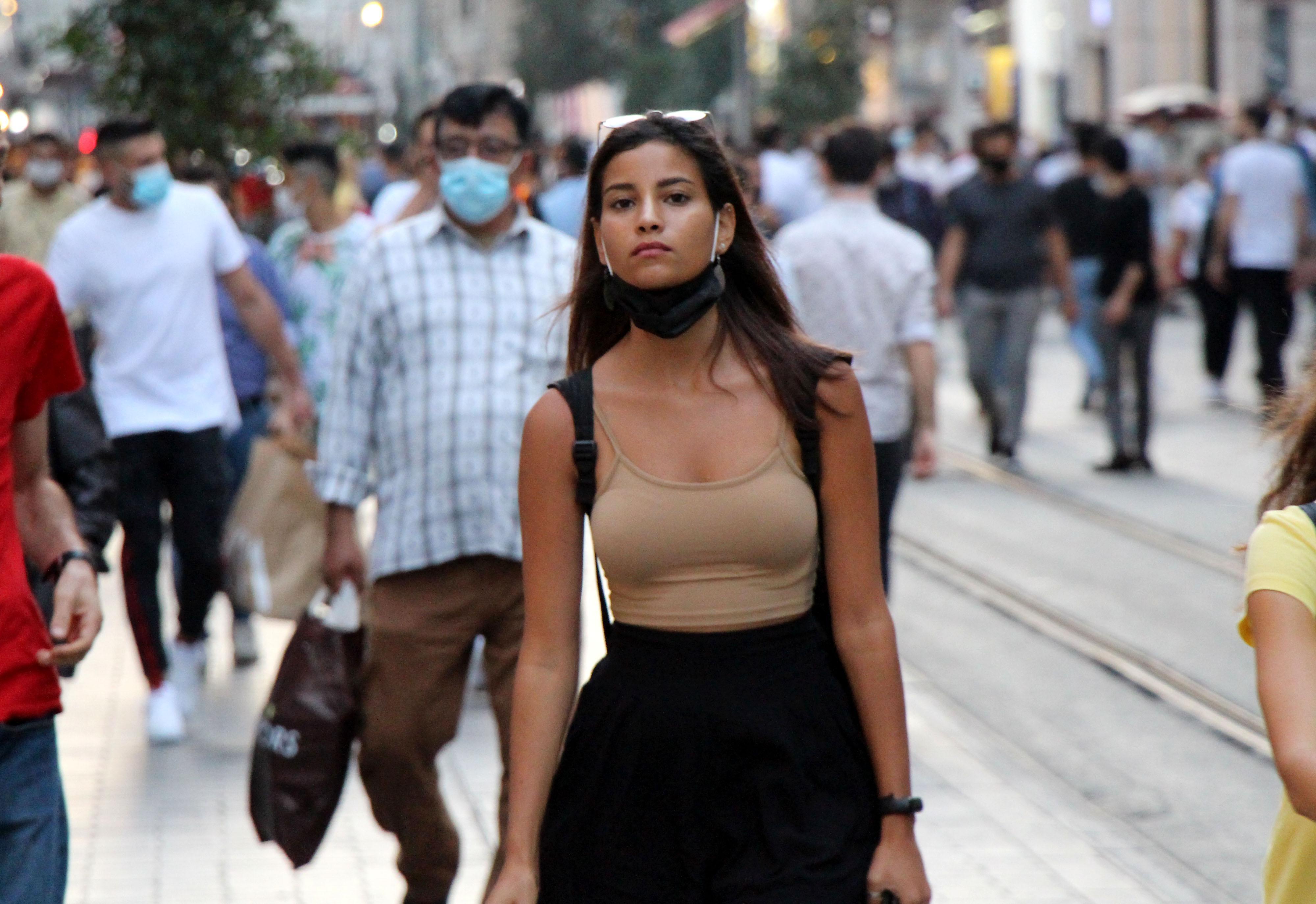 İstiklal Caddesinde bu akşam adım atacak yer kalmadı