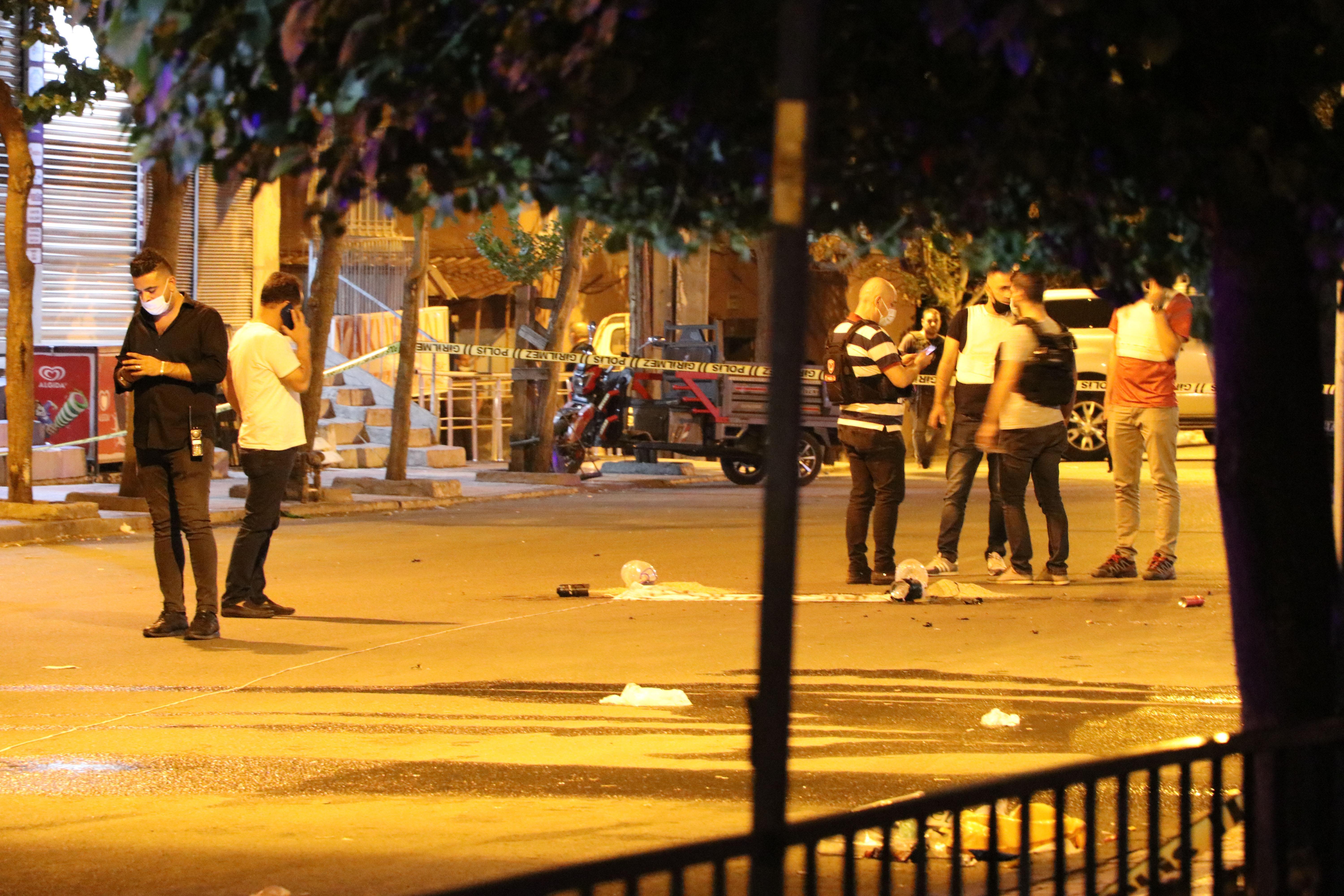 Diyarbakırda 3 farklı noktada bomba alarmı polisi harekete geçirdi