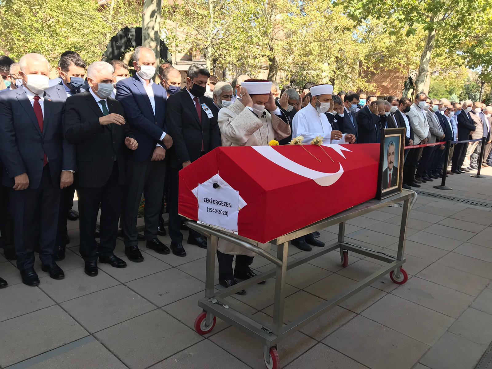 Eski Bakan Ergezen için TBMMde tören