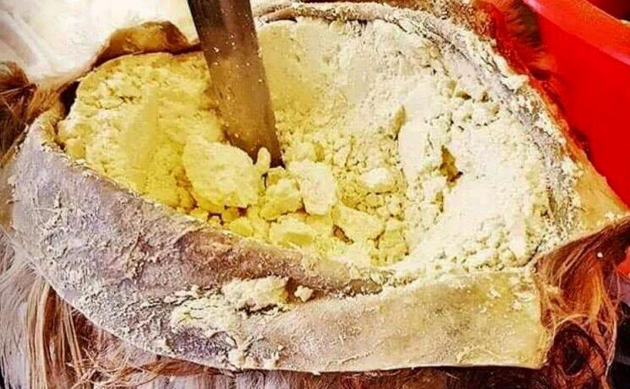 Kuyudan çıkarılan Söğle peynirinin kilosu 100 lira