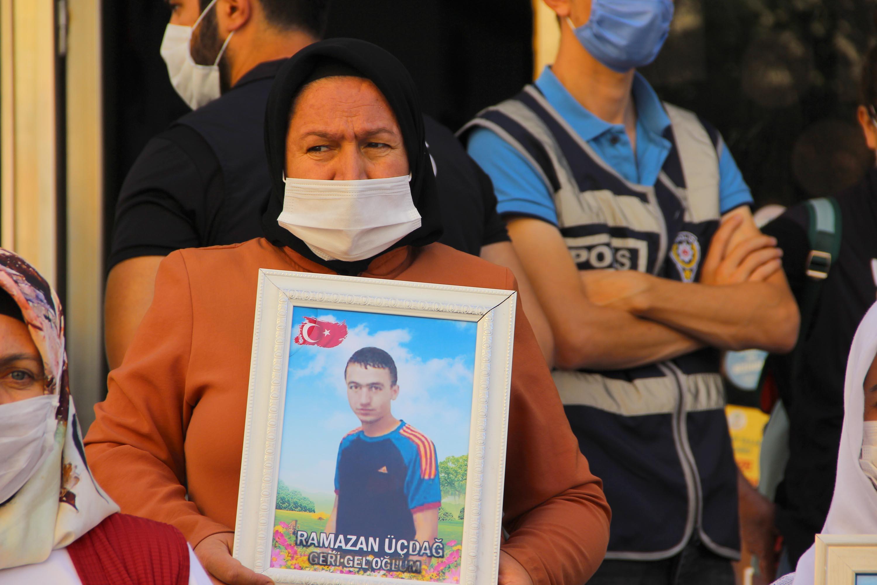 Evlat nöbeti tutan anne Biçer: Oğlumun silah zoruyla konuştuğunu çok iyi biliyorum