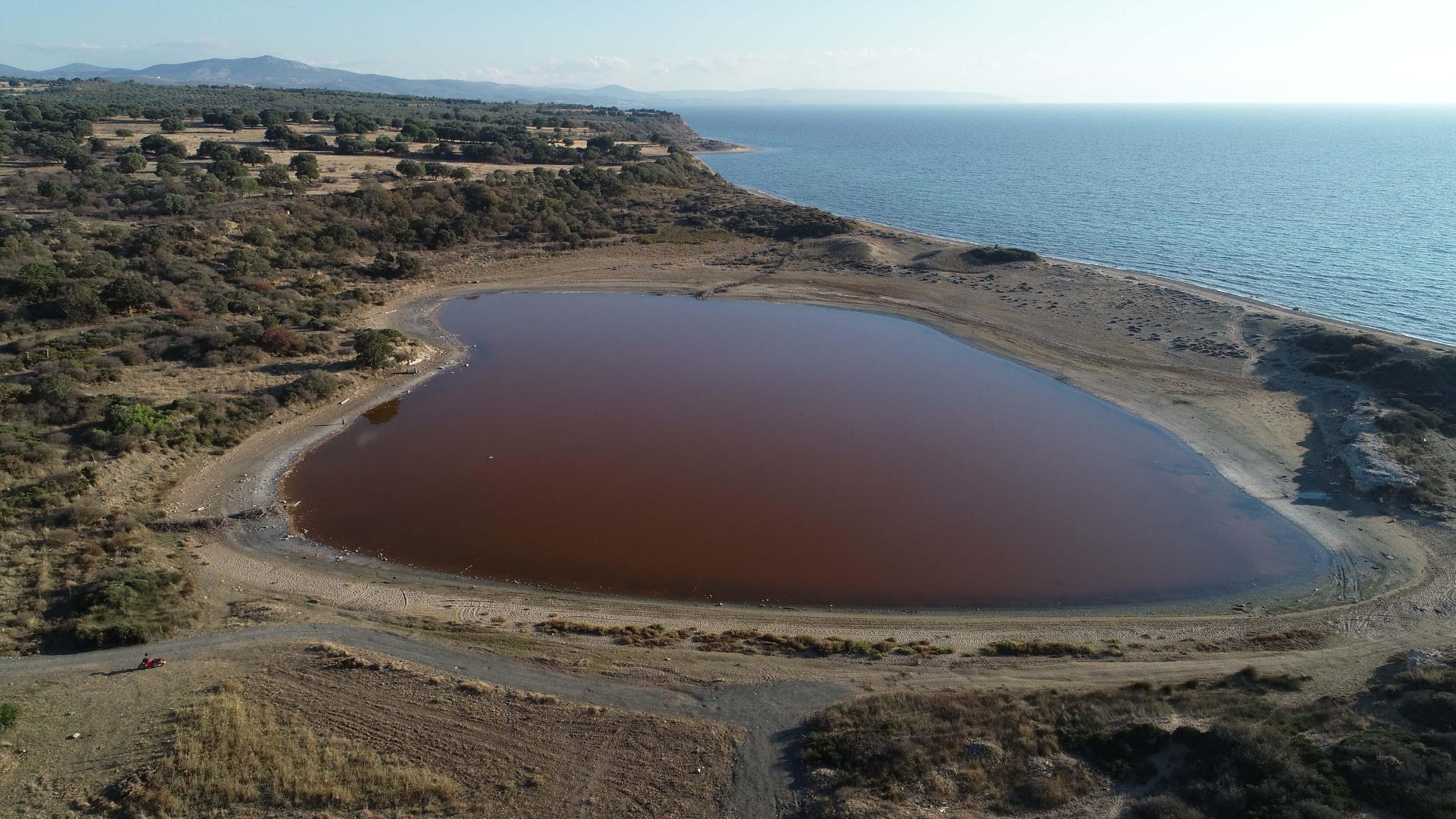 Denizdeki 2 bin yıllık granit sütunlar ilgi görüyor