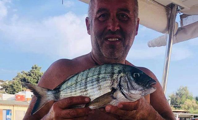 Bodrumda amatör balıkçı, 6 kiloluk balon balığı yakaladı