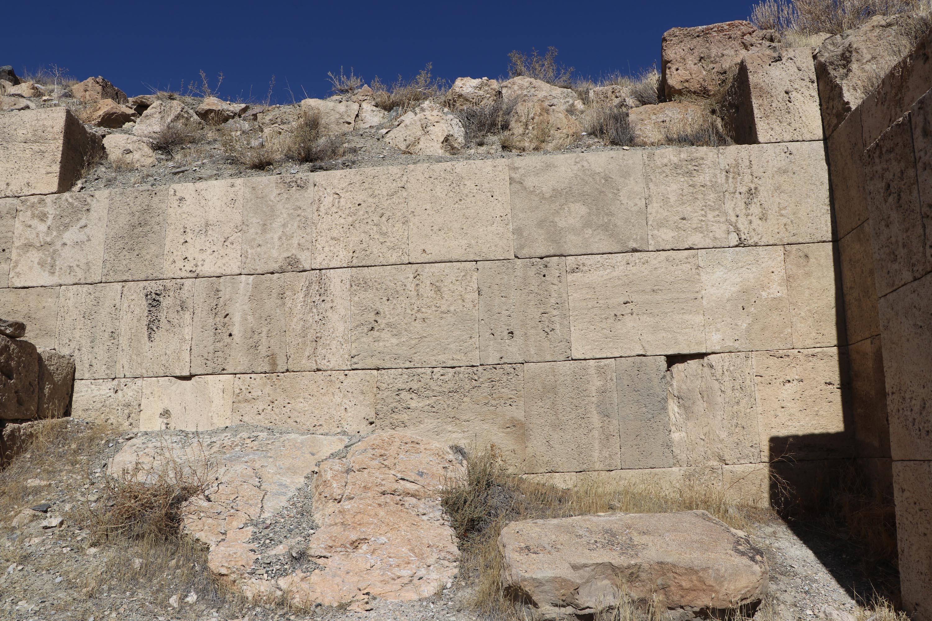 Urartular 2 bin 750 yıl önce TOKİ tekniğini kullanmış