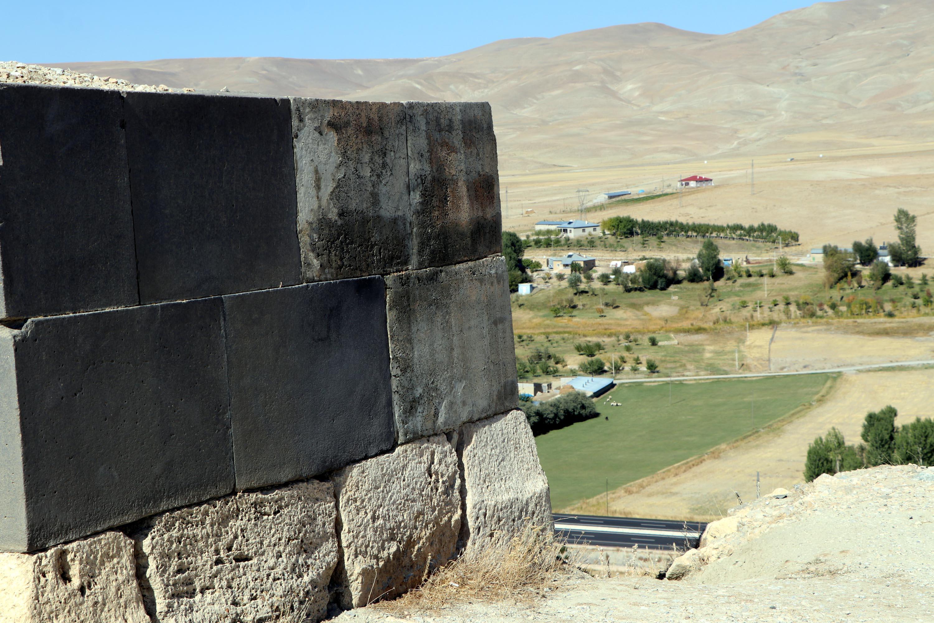 Urartular 2 bin 750 yıl önce TOKİ tekniğini kullanmış