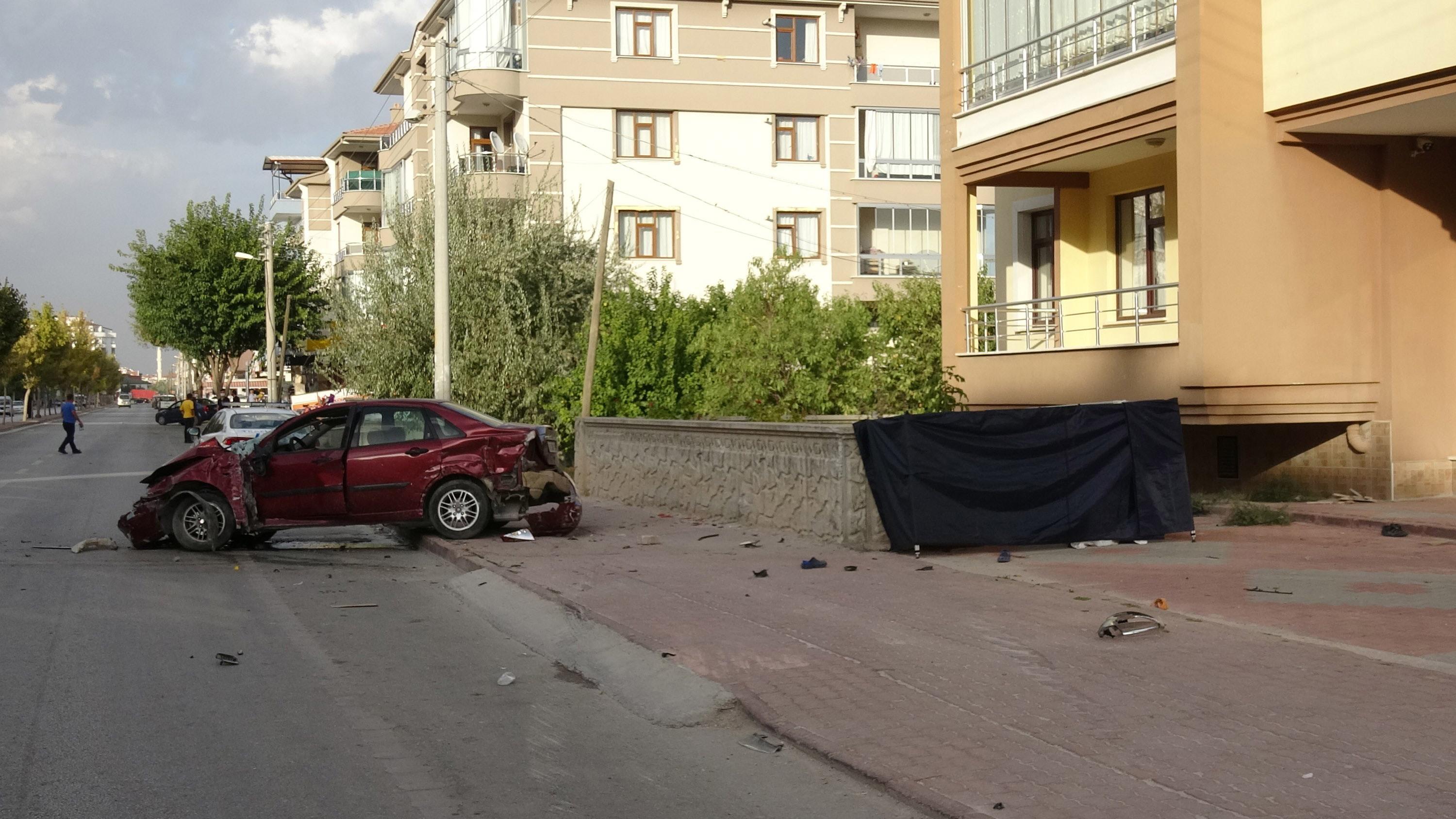 Kaldırımda yürürken, oğlunun ve eşinin öldüğü kazadan yaralı kurtulan anne: Bu kaza değil, cinayet