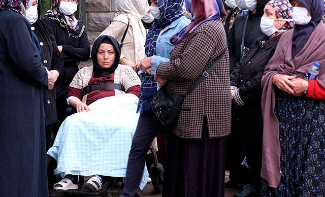 Kaldırımda yürürken, oğlunun ve eşinin öldüğü kazadan yaralı kurtulan anne: Bu kaza değil, cinayet