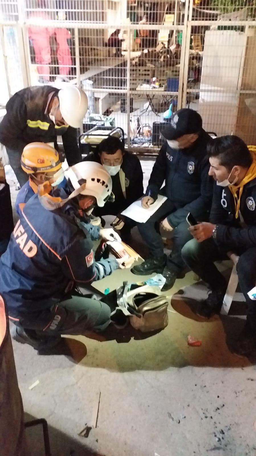 Enkazdan çıkan çantadan borç listesi ve bunların ödenmesi için ayrılan para çıktı