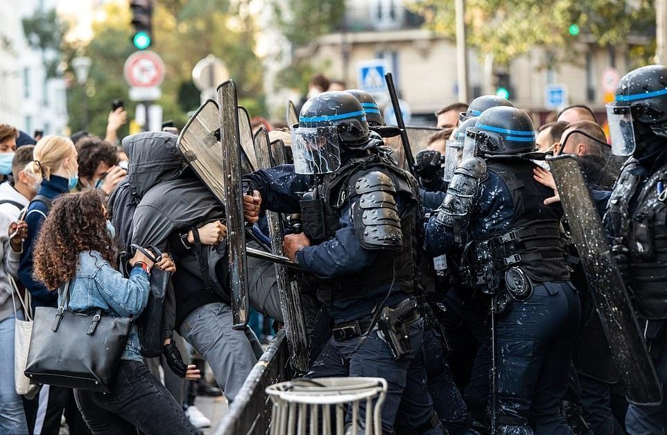 Fransada lise öğrencileri eylemde