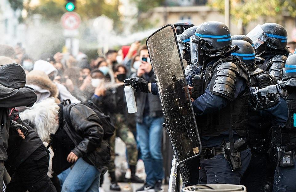 Fransada lise öğrencileri eylemde