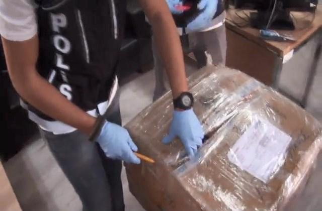 Yurt dışına gönderilecek paspas katalogları arasında uyuşturucu haplar çıktı