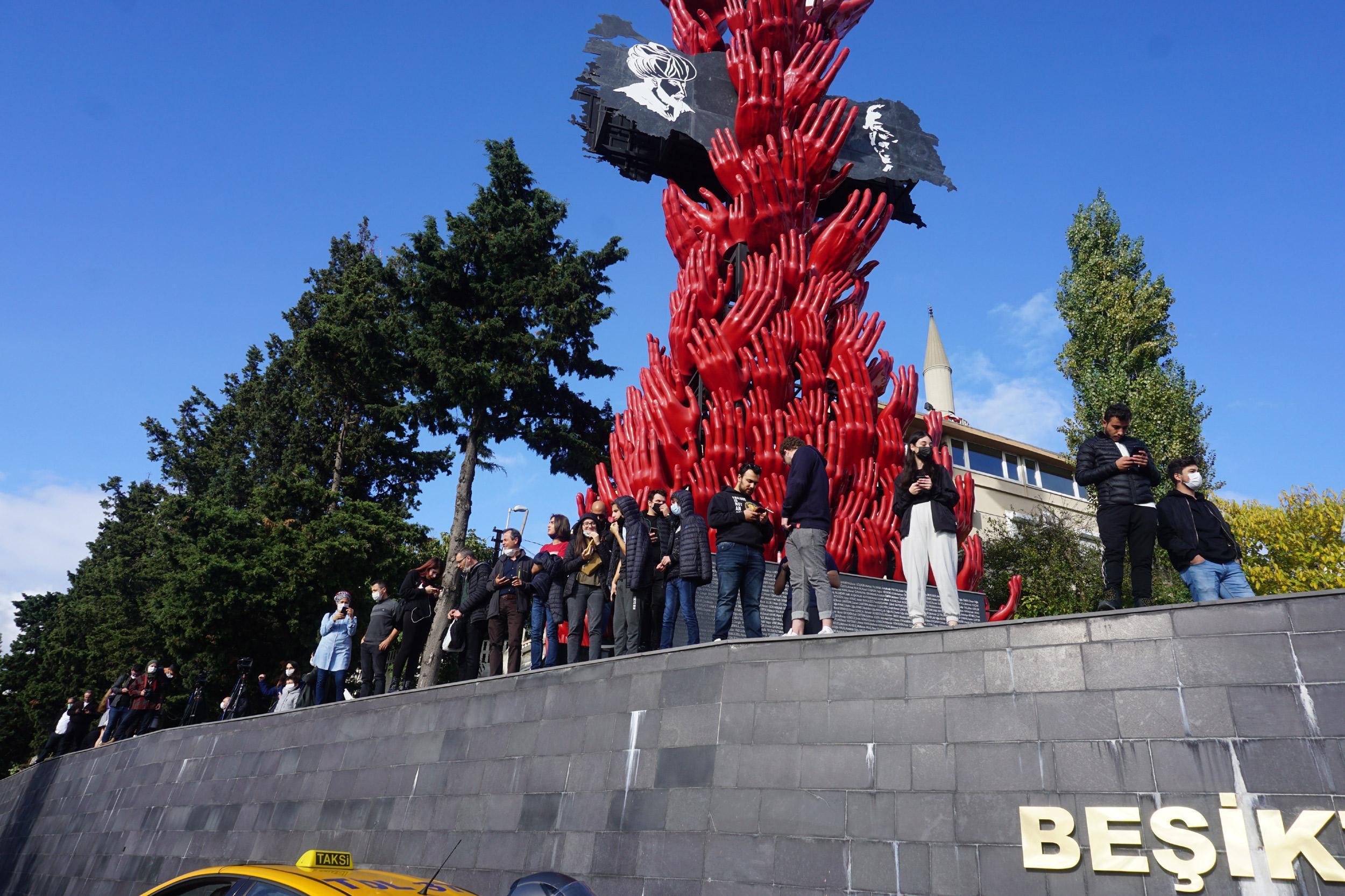 İstanbulda yarış heyecanı; Formula 1 araçlarına yoğun ilgi