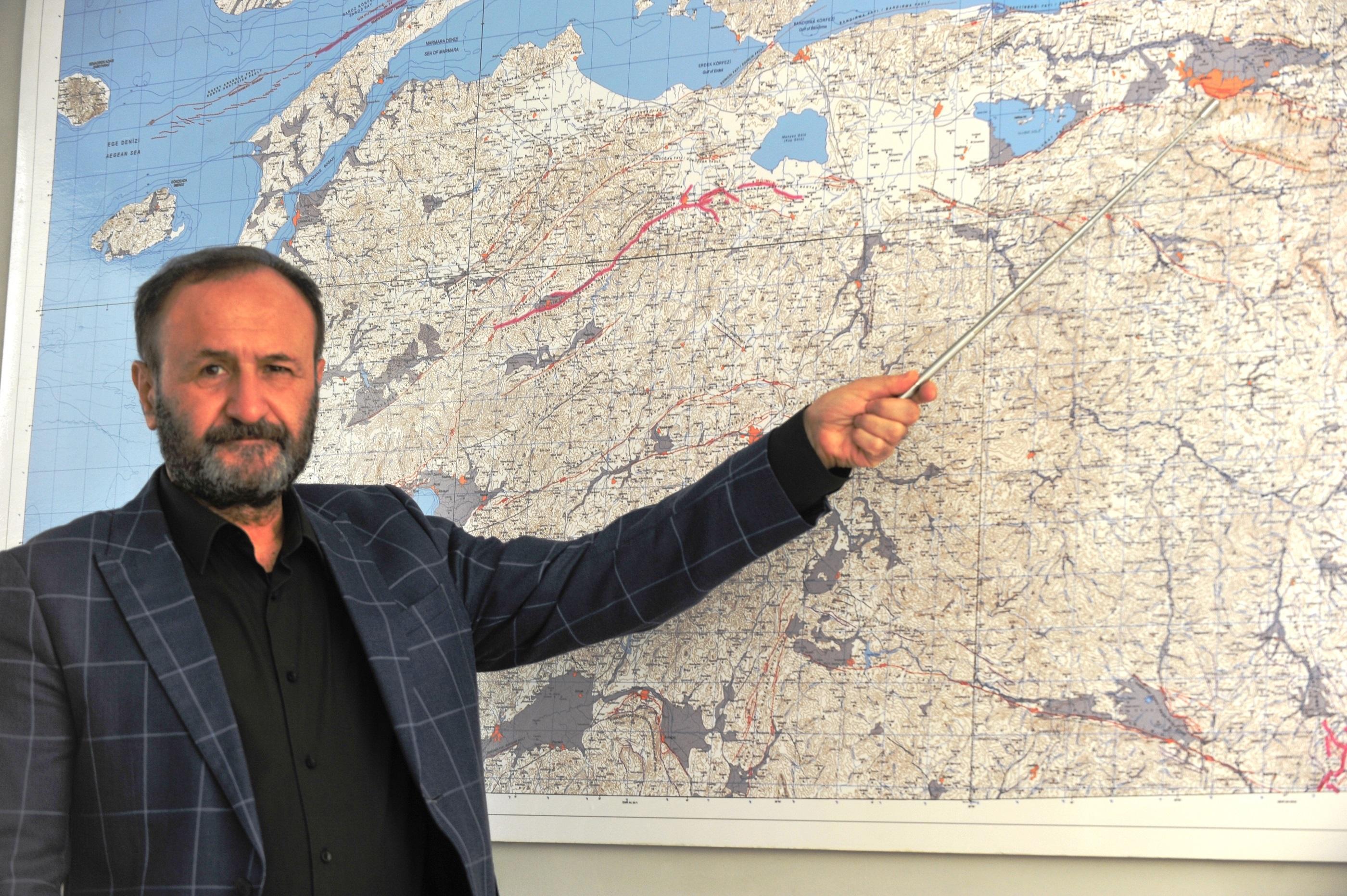 İzmiri vuran deprem sonrası uzmanlar o bölgeyi işaret etti: Katil fay, Marmarayı etkileyecek