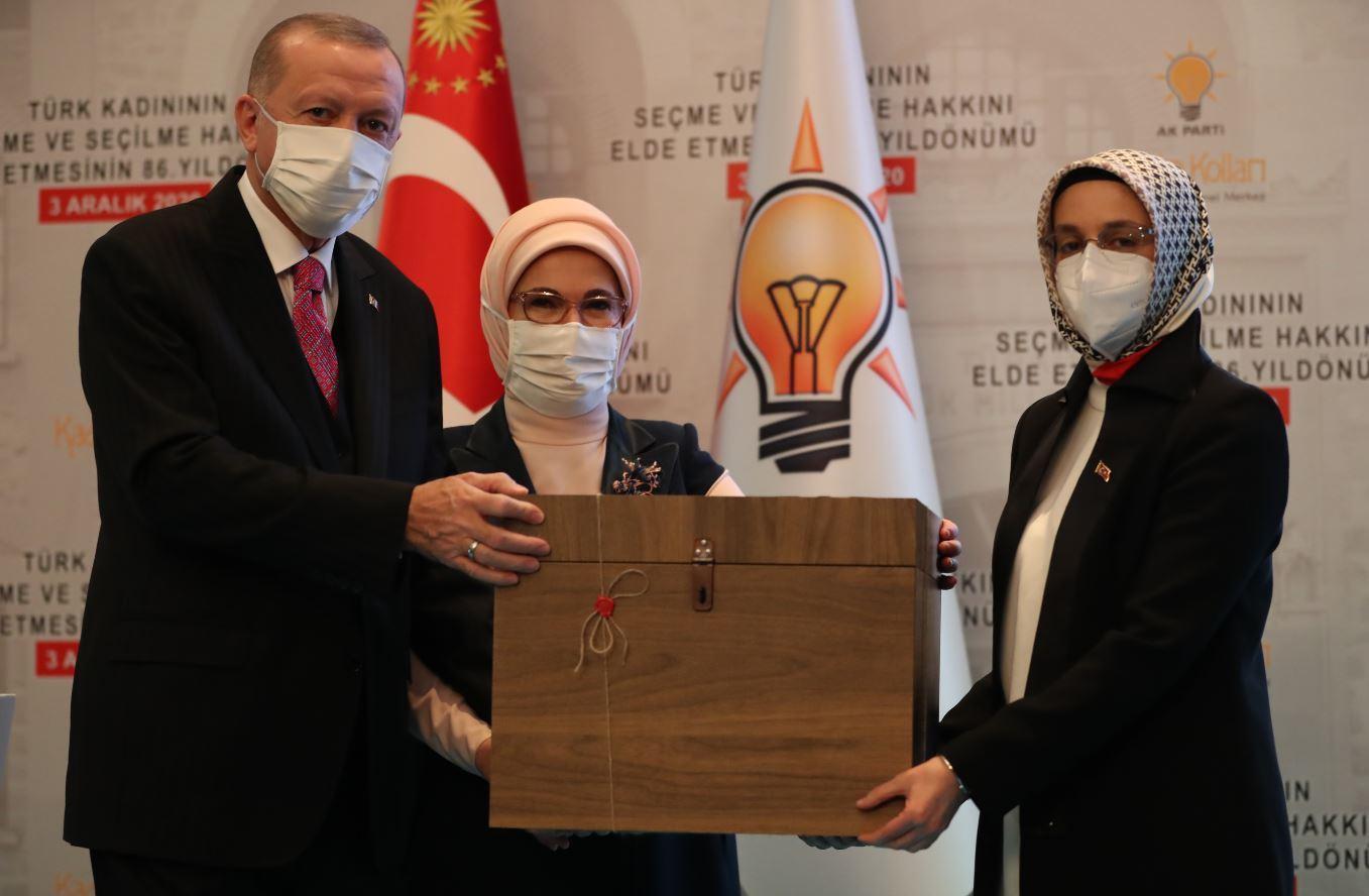 Erdoğan: Türkiyeyi ailenin güçlendirilmesi ve kadın hakları hususunda hedeflerine ulaştırmakta kararlıyız
