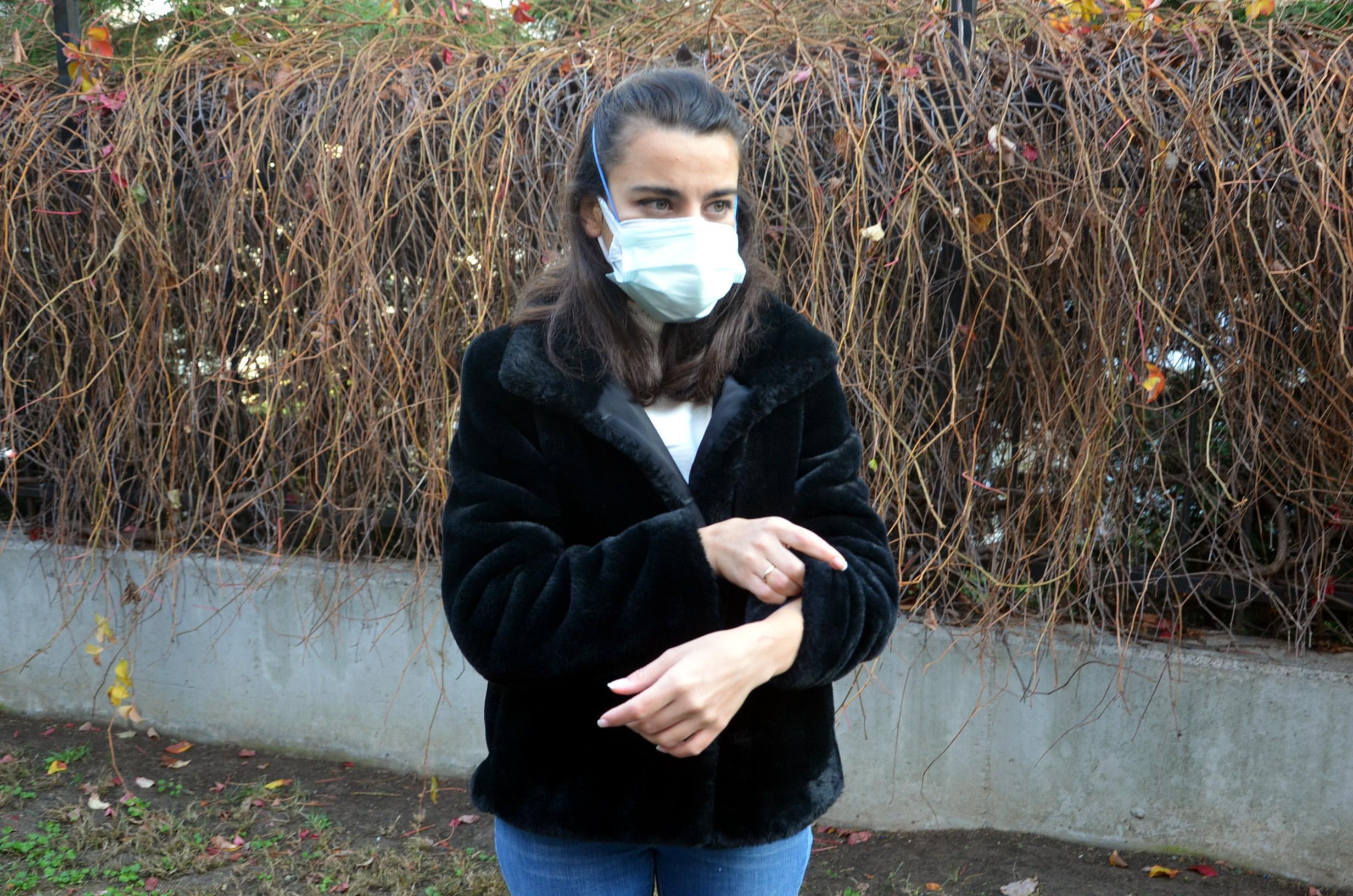 Aile sağlık merkezine maskesiz gelen kadından kendisini uyaran doktora hakaret ve saldırı