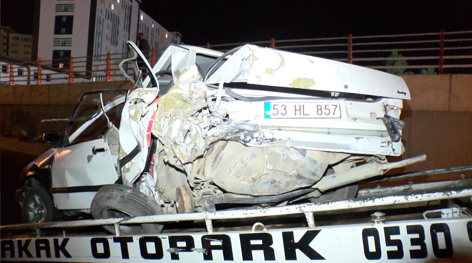 Diyarbakırda kazaya müdahale eden polise otomobil çarptı: 1i polis 5 yaralı