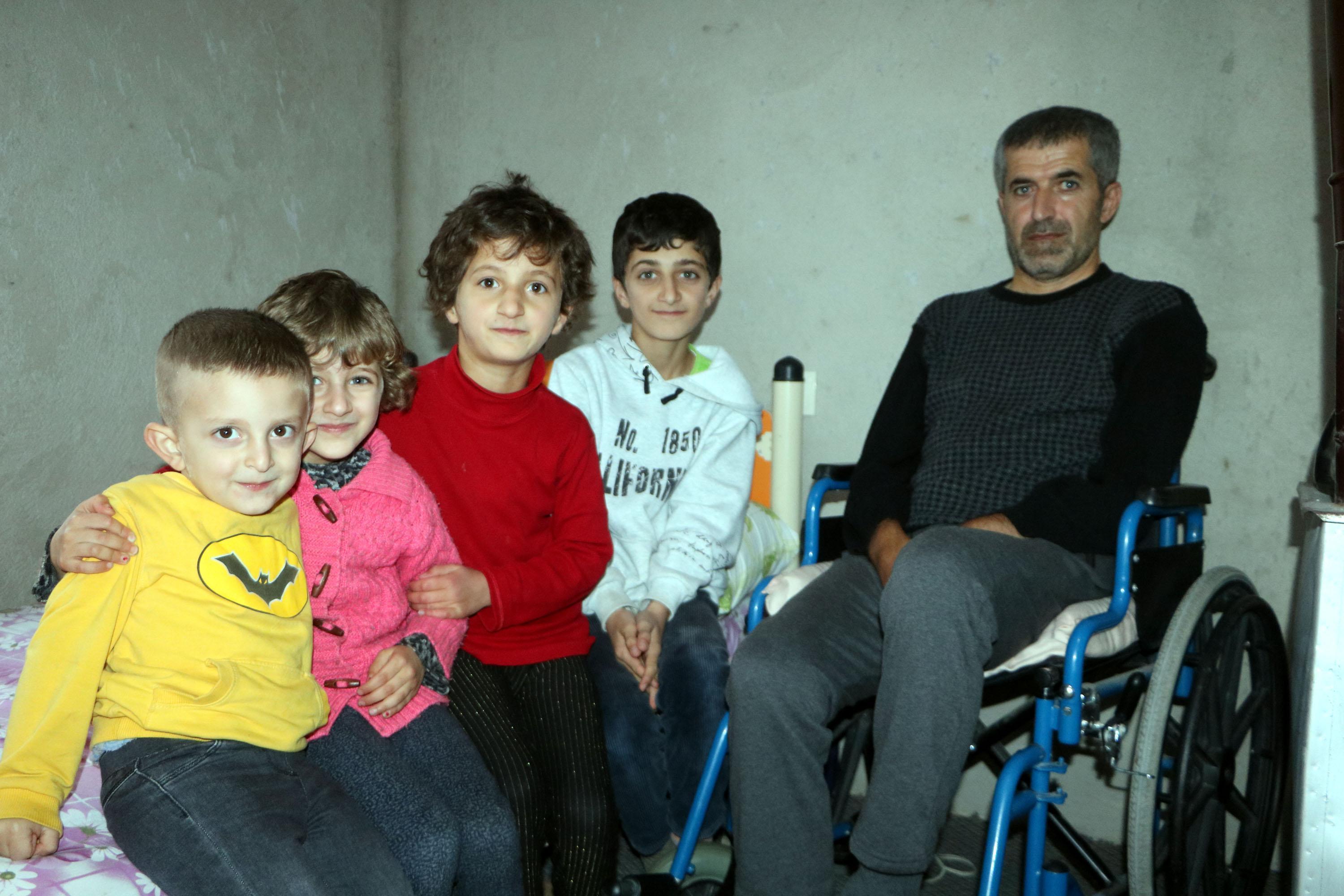 Yılan korkusu yaşayan aileye yeni ev yapıldı