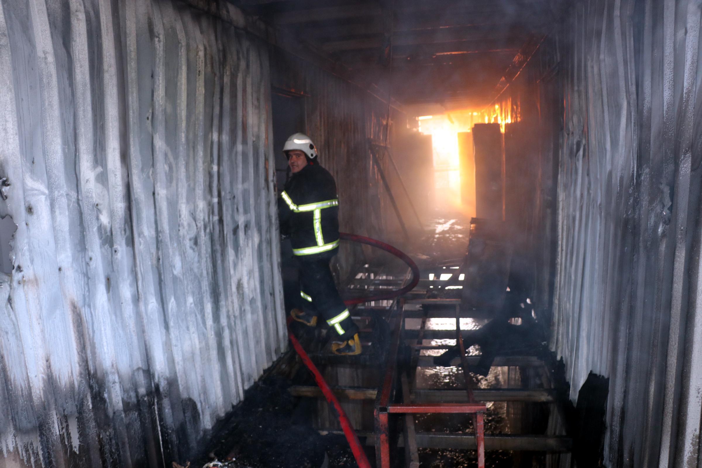 Burdurda cezaevi inşaatında işçilerin kaldığı konteynerde yangın çıktı