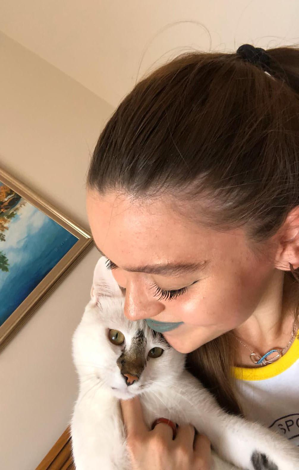 Defnenin kedisi Köpük, pompalı tüfekle vuruldu