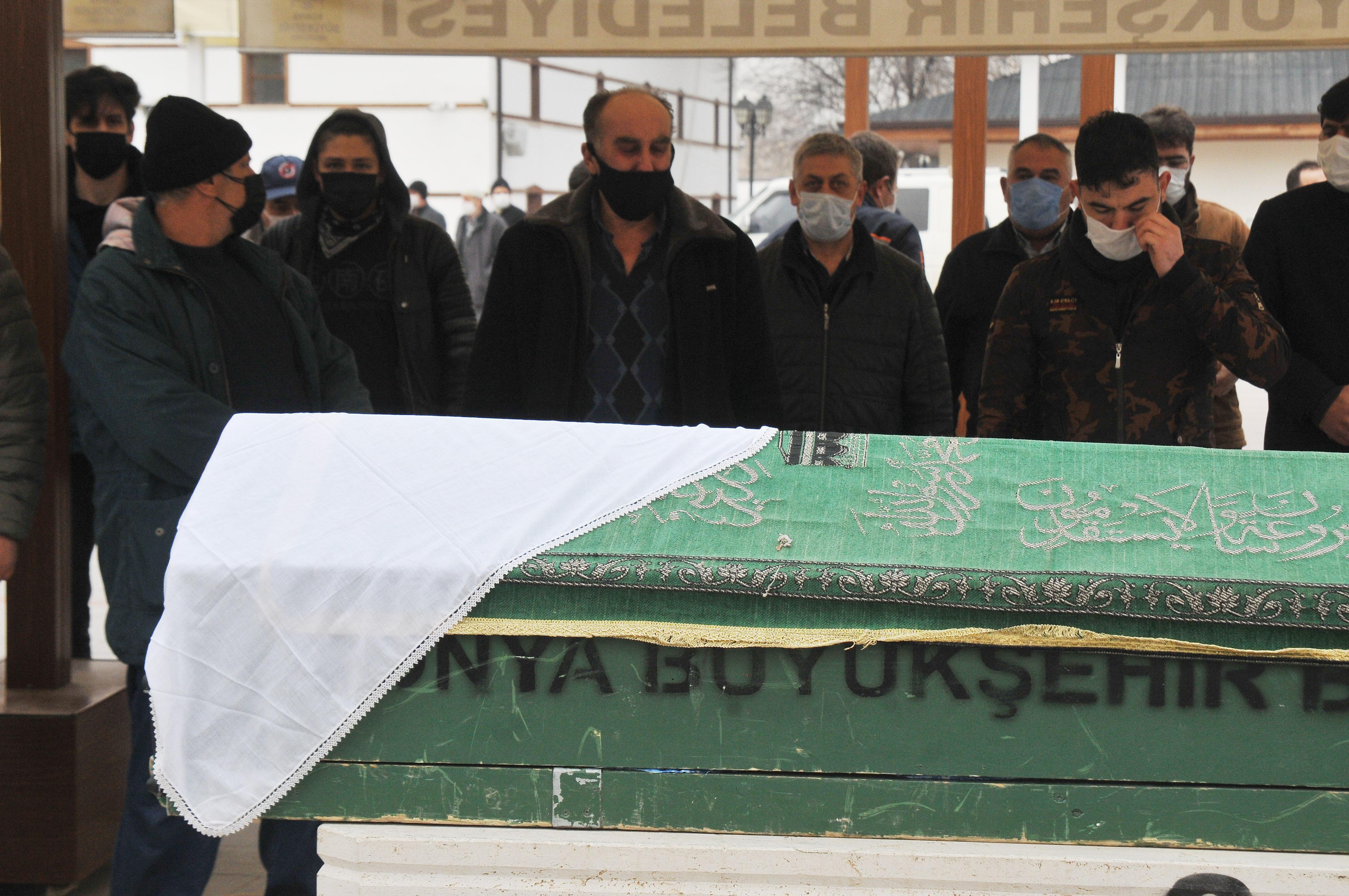 Eski eşi tarafından kızı öldürülen anne: Seven, sevdiğini toprağa koyar mı