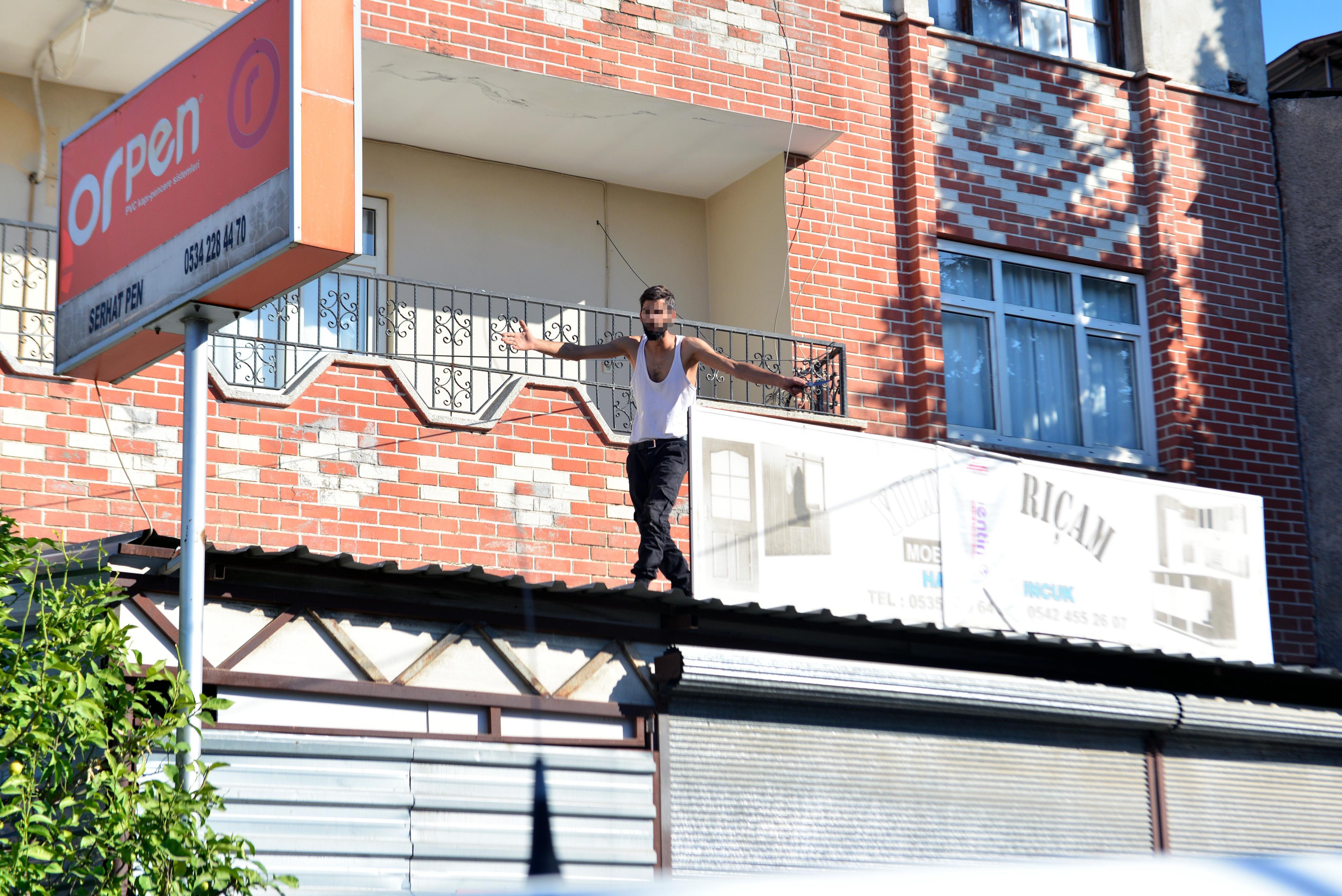 İntihar girişiminde saçını tarayıp, poz veren gencin aile dramı ortaya çıktı