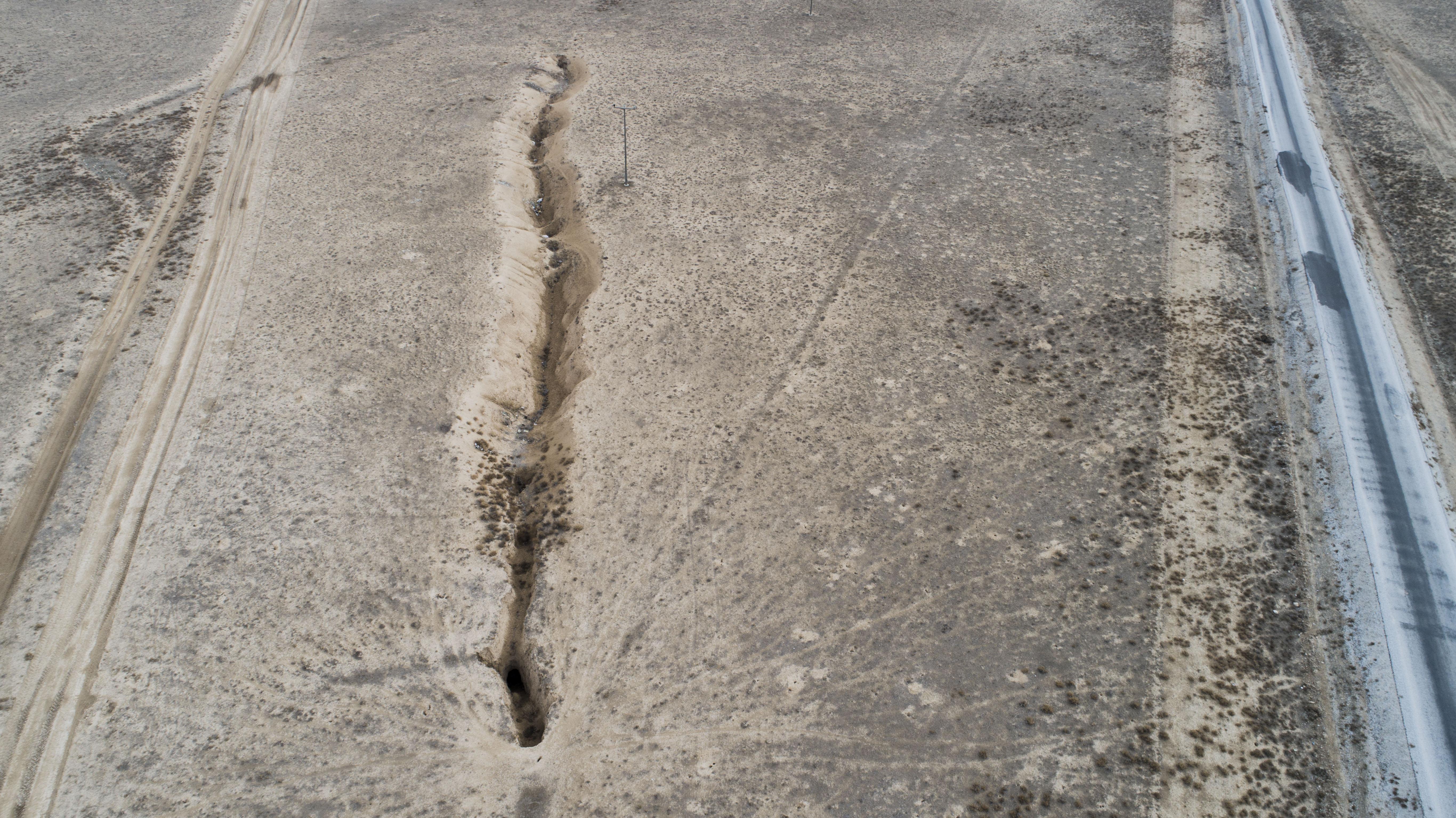 Karapınarda bu kez de üzerinden yol geçen 630 metre çapında obruk tespit edildi
