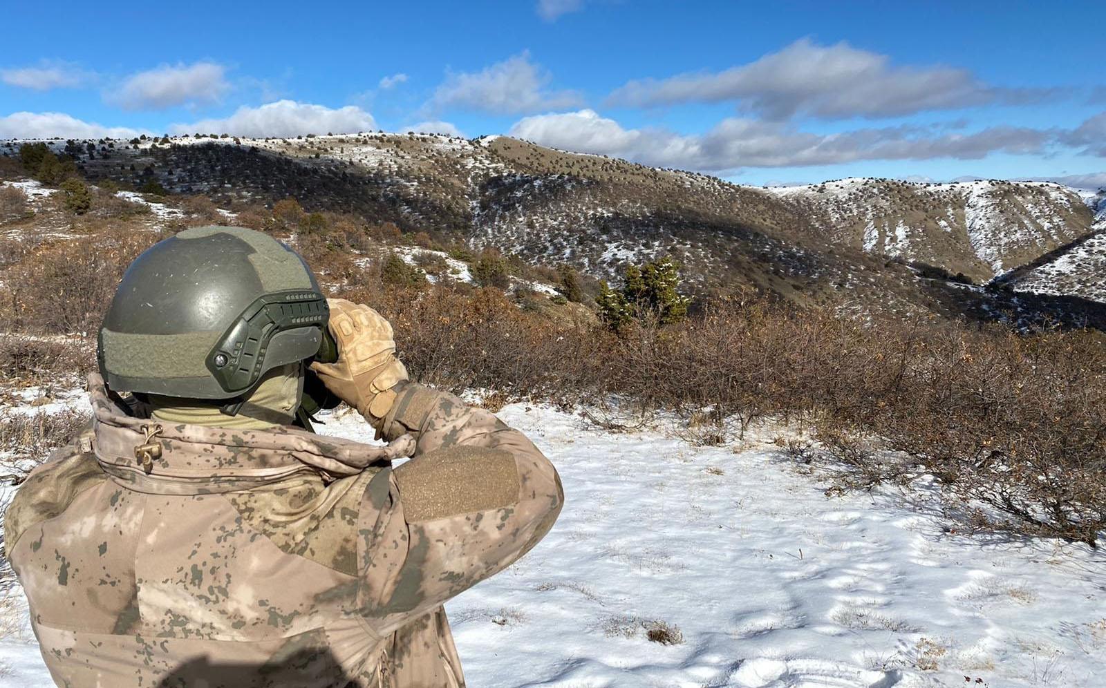 Sivasta komandoların operasyonları sürüyor