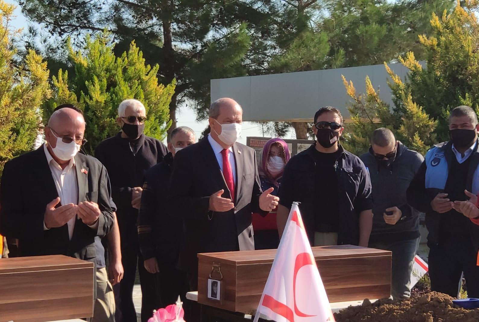 Kıbrısta terör örgütü EOKA-B’nin katlettiği 14 çocuk, 46 yıl sonra resmi törenle toprağa verildi