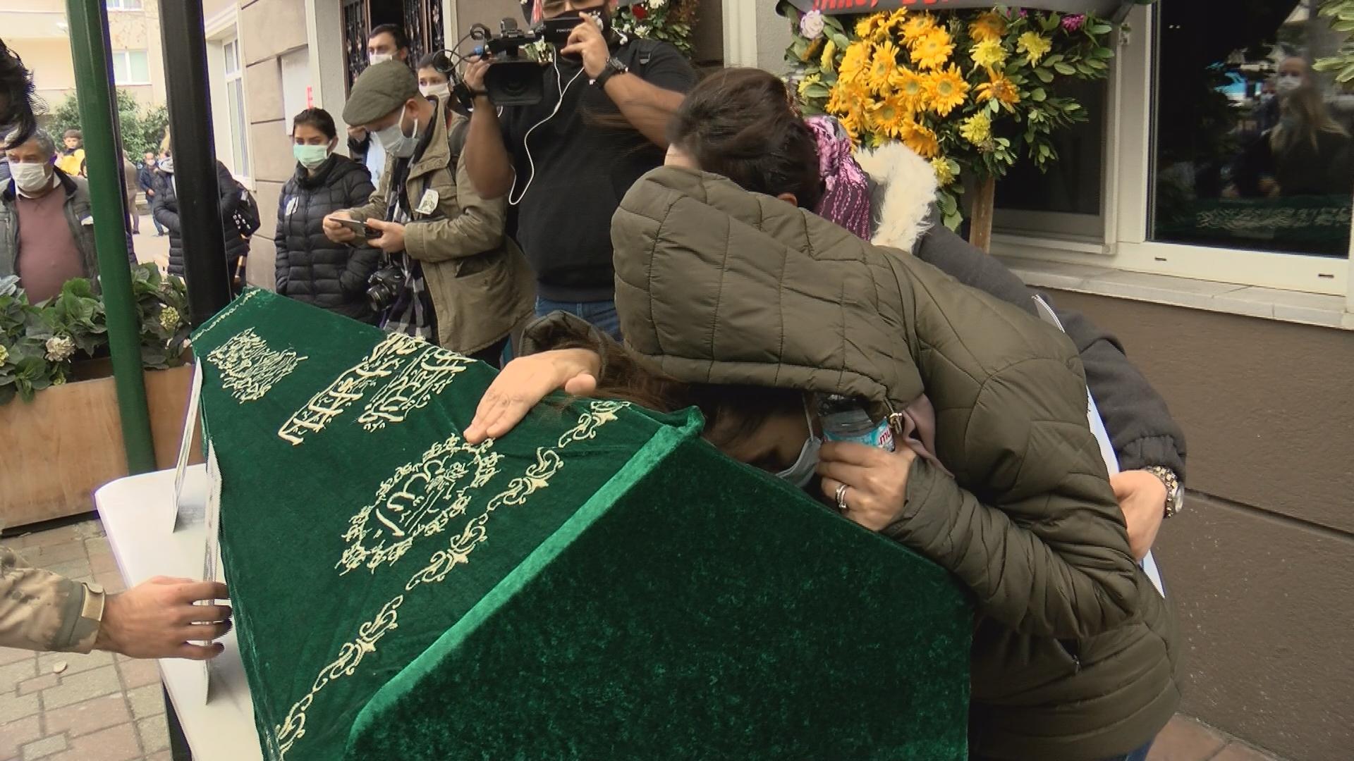 Engin Nurşani deyişlerle son yolculuğuna uğurlandı