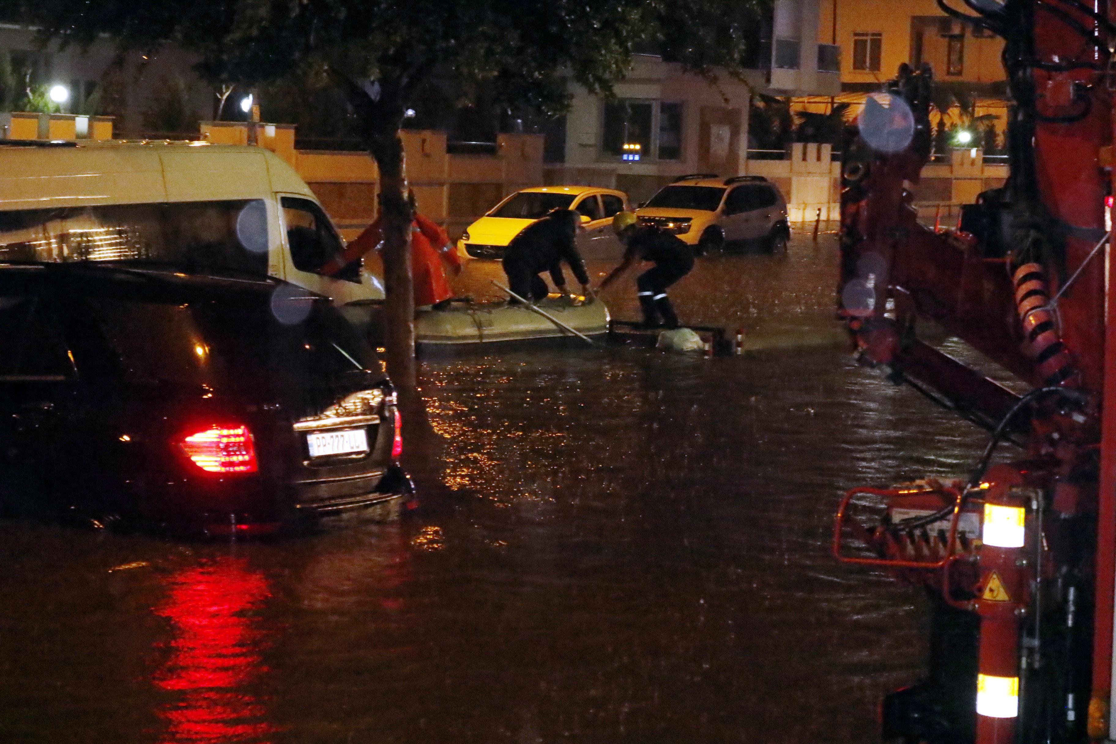 Antalyayı sağanak vurdu