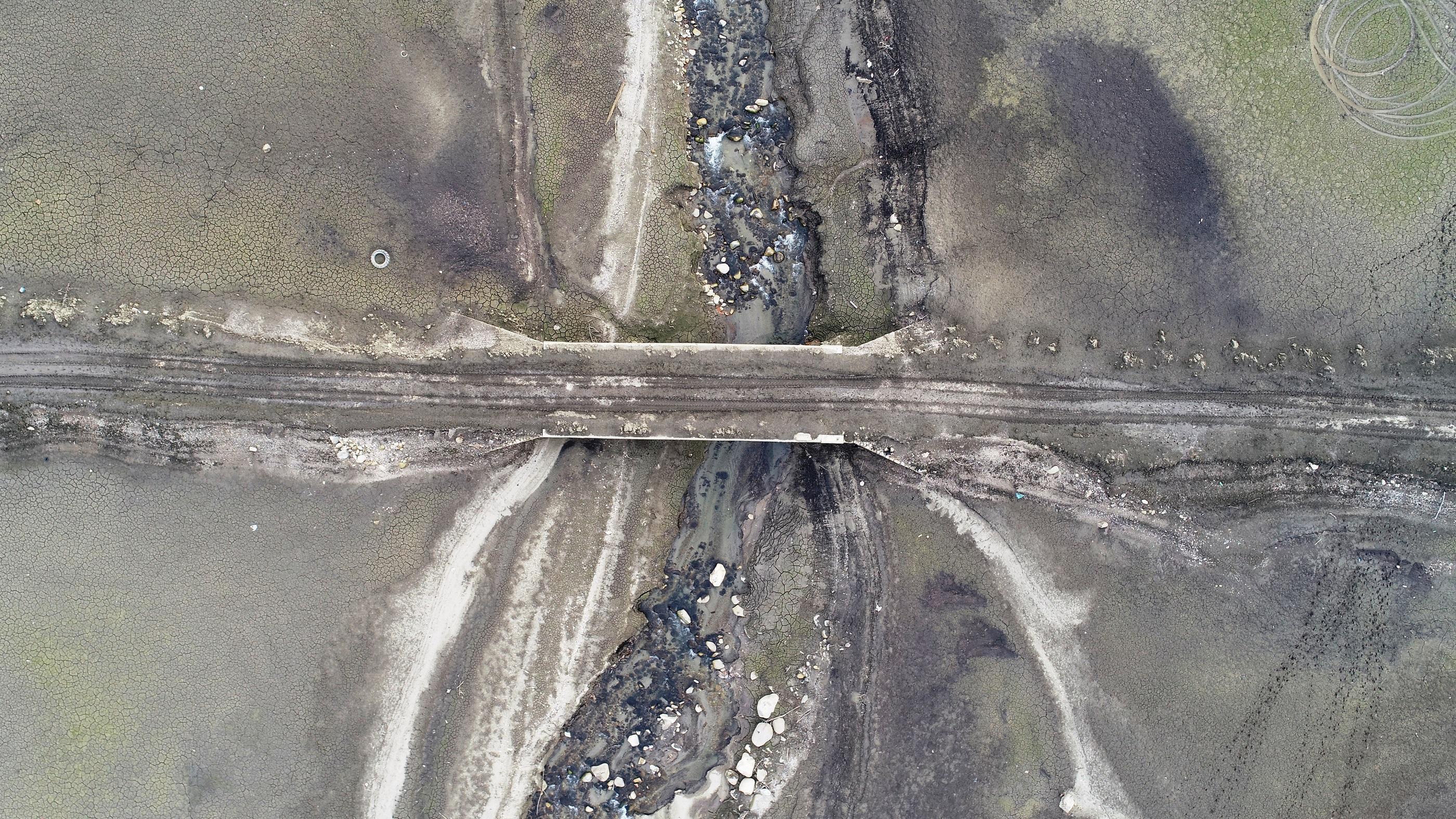 Barajdaki doluluk oranı yüzde 5e düştü, tarihi köprü ortaya çıktı