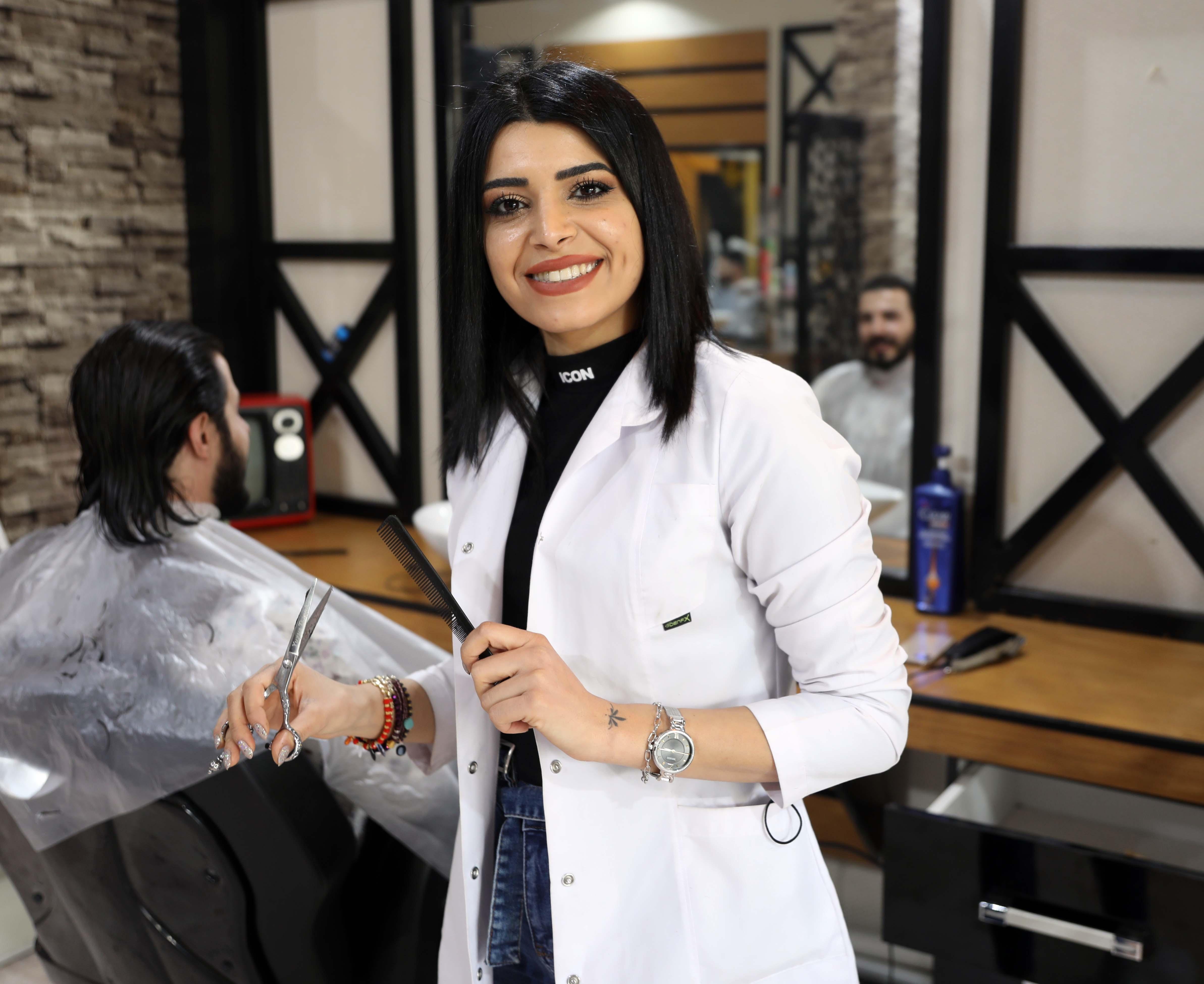 Fatmagül, kadın kuaförlüğünü bırakıp erkek berberi oldu