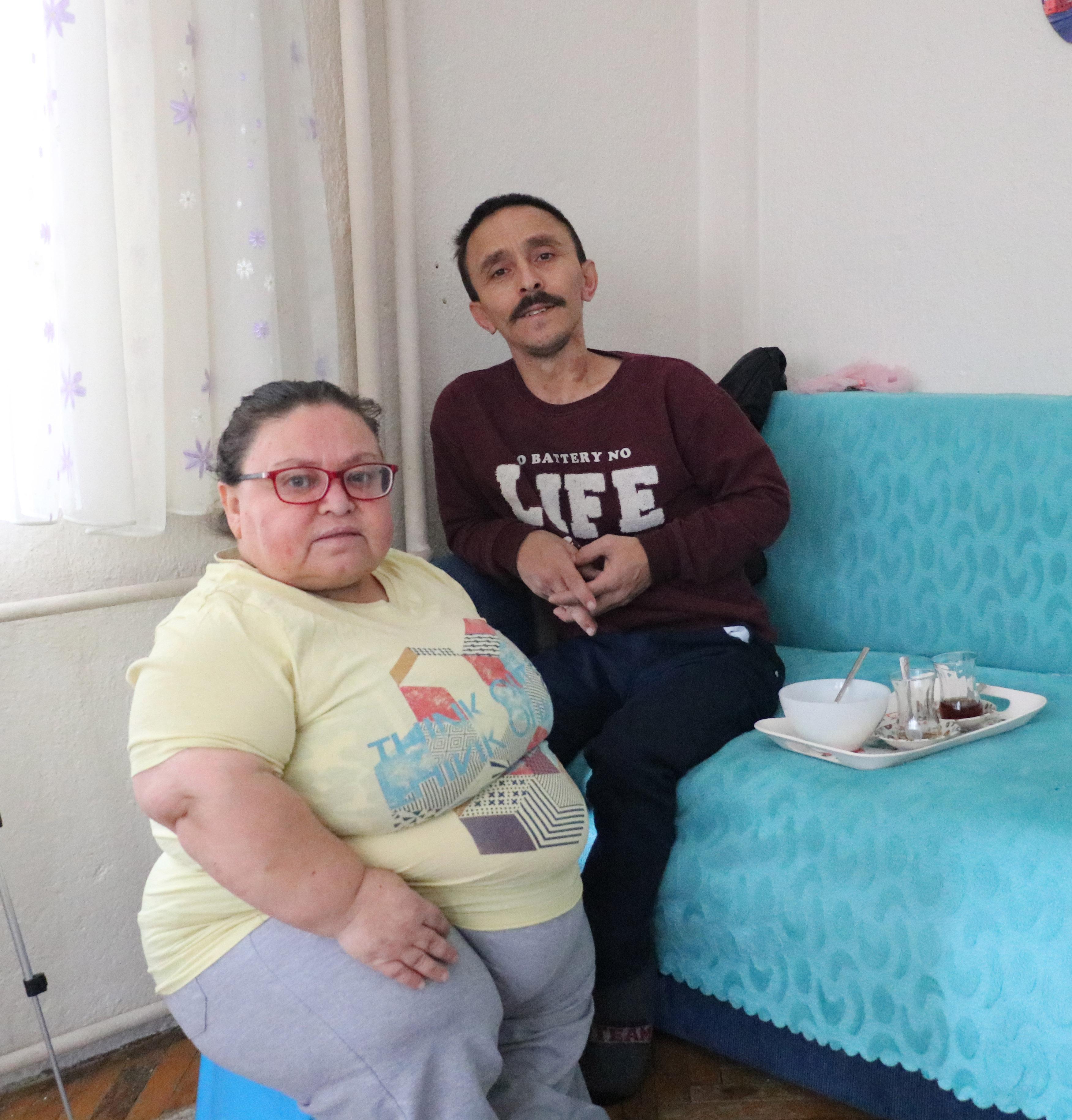 Boyu kısa çiftin mutfak dolabı ve tezgahıyla imtihanı