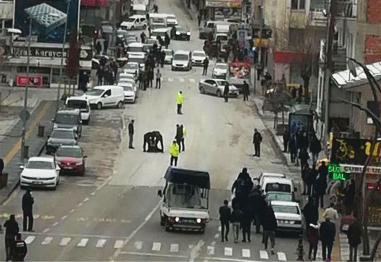 Ankarada caddede pompalı tüfekle rastgele ateş açtı