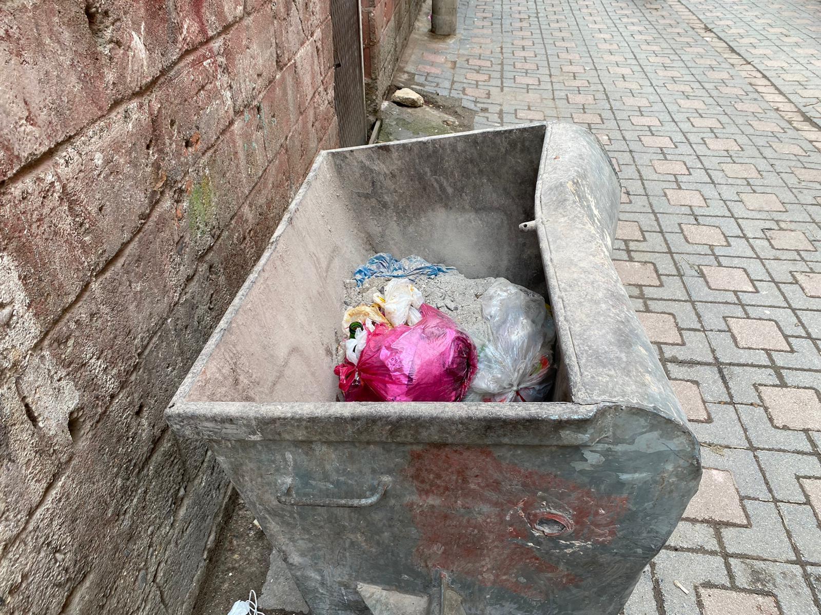 Diyarbakırda, çöp konteynerinde yeni doğmuş kız bebek ölü bulundu