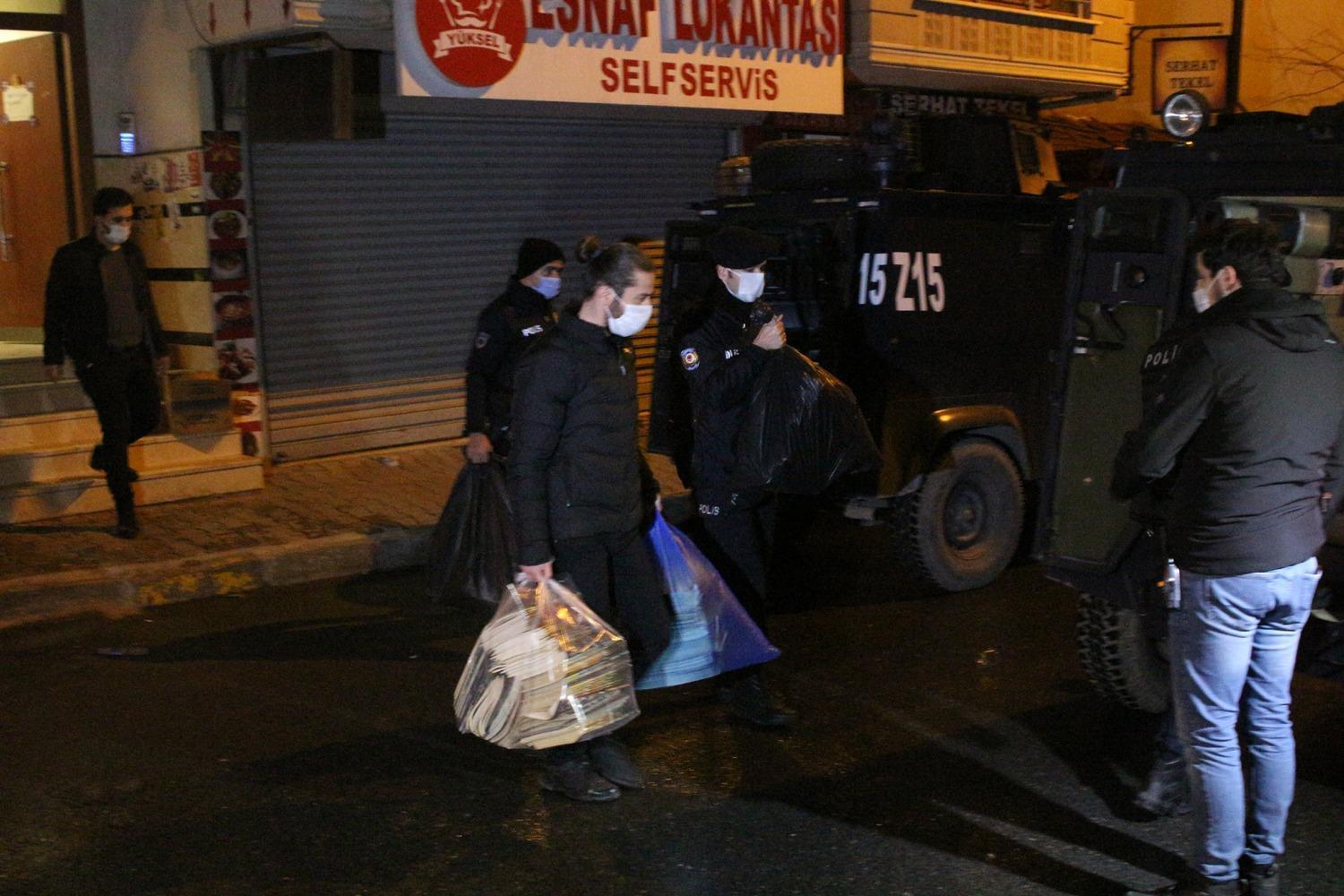 HDP Esenyurt İlçe Başkanlığına 6 saat süren operasyon